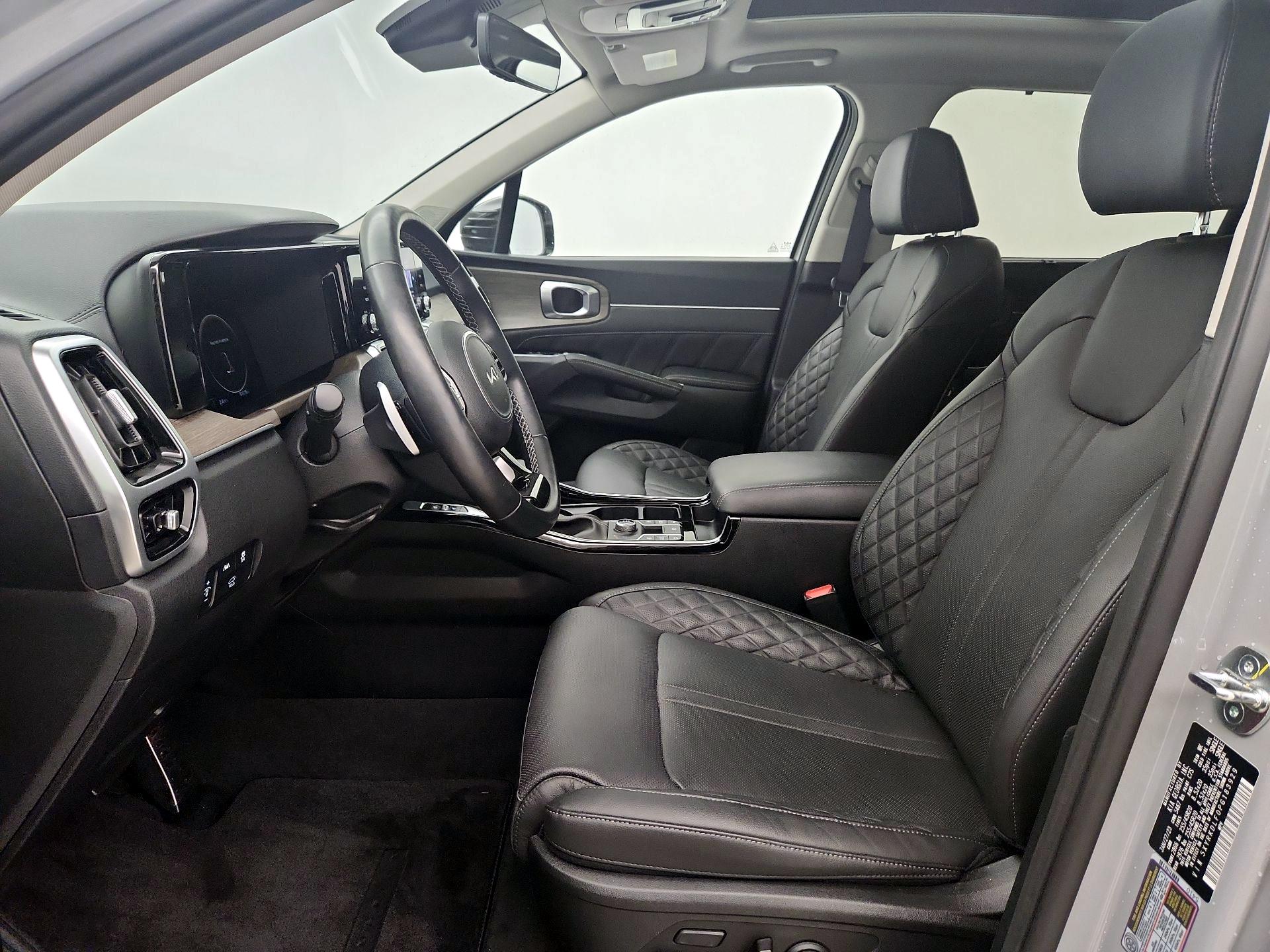 Thumbnail: 2023 Kia Sorento - 11