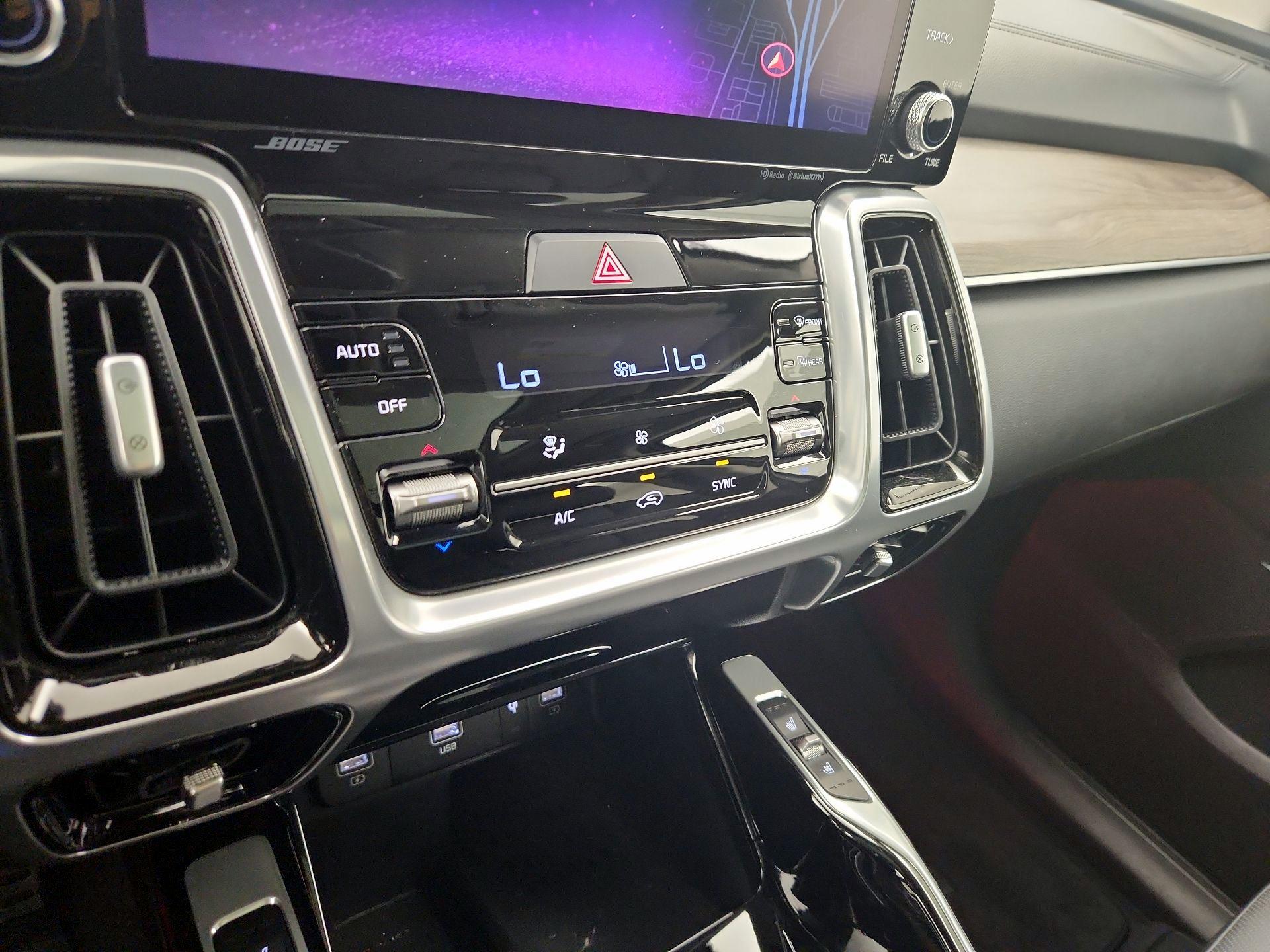 Thumbnail: 2023 Kia Sorento - 17