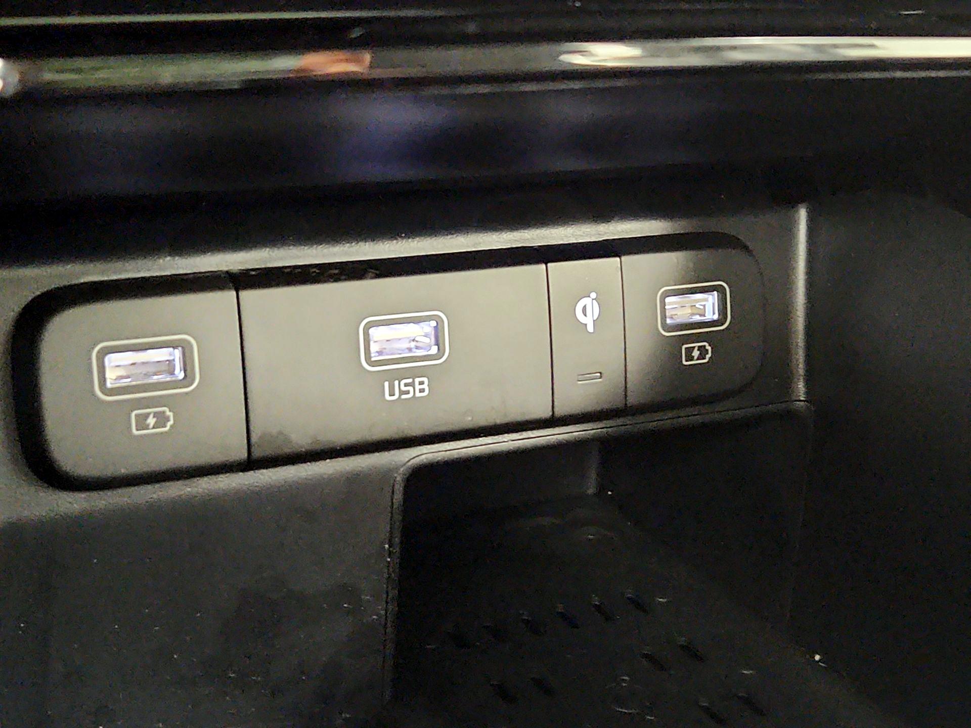 Thumbnail: 2023 Kia Sorento - 19