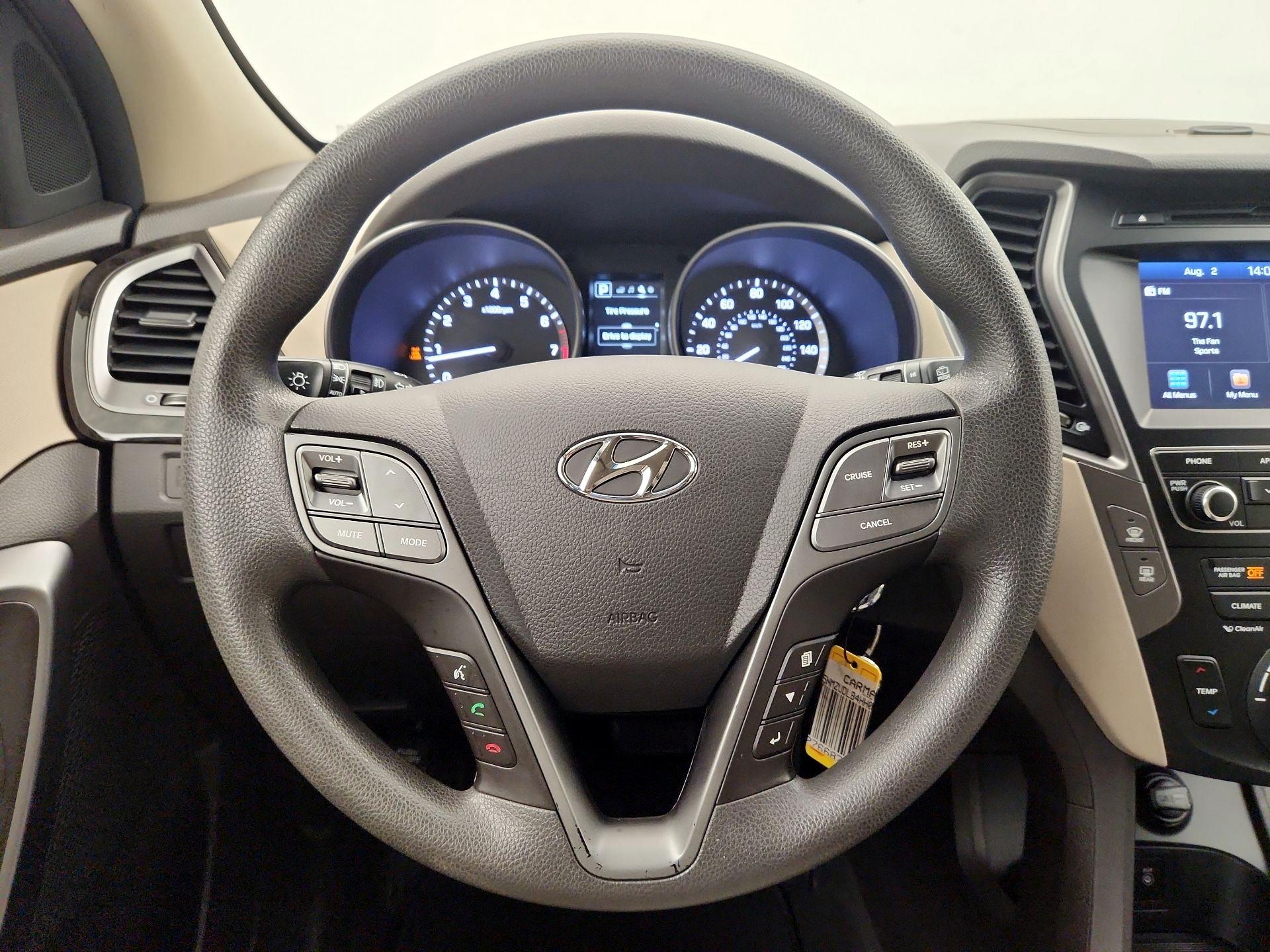 Thumbnail: 2017 Hyundai Santa Fe - 10