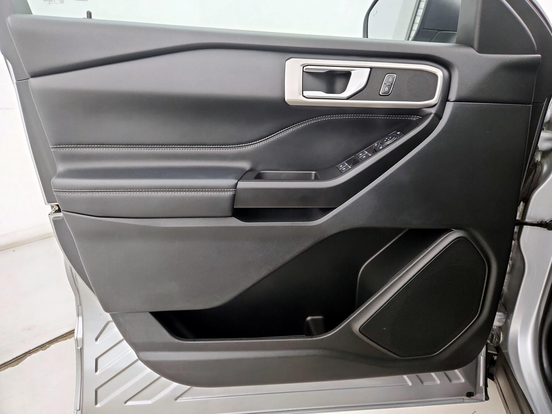 Thumbnail: 2020 Ford Explorer - 12