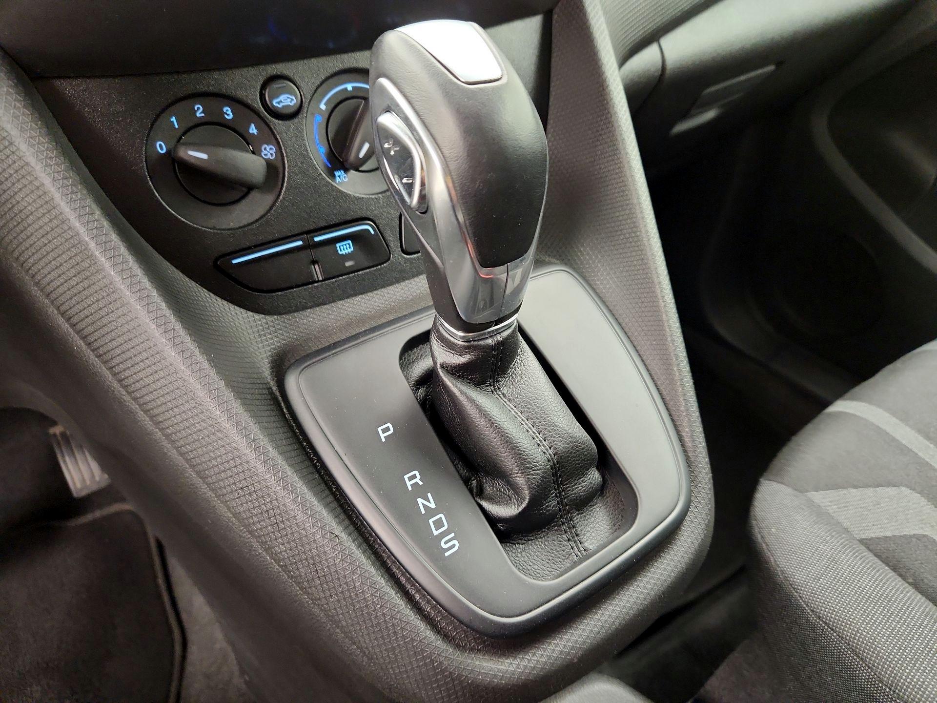 Thumbnail: 2018 Ford Transit Series - 17
