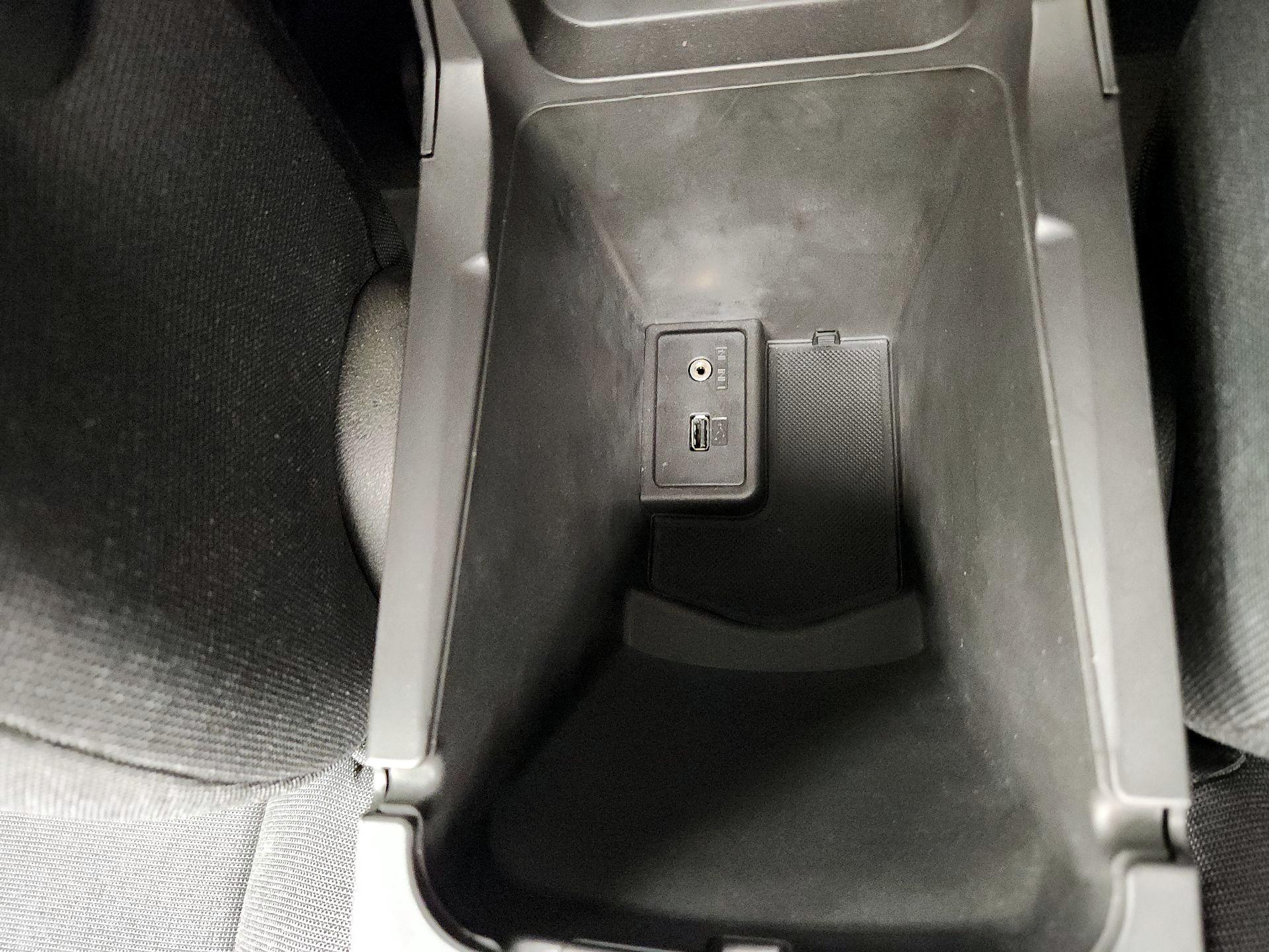 Thumbnail: 2018 Ford Transit Series - 18