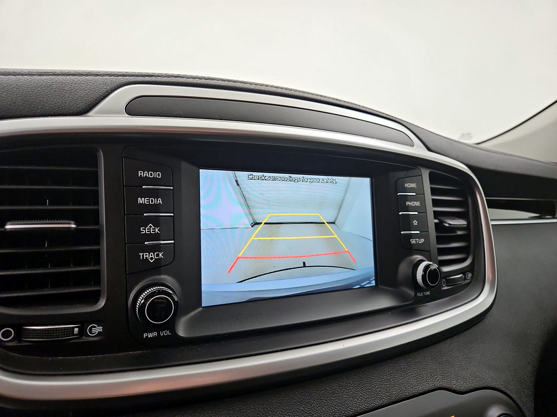 Thumbnail: 2020 Kia Sorento - 14