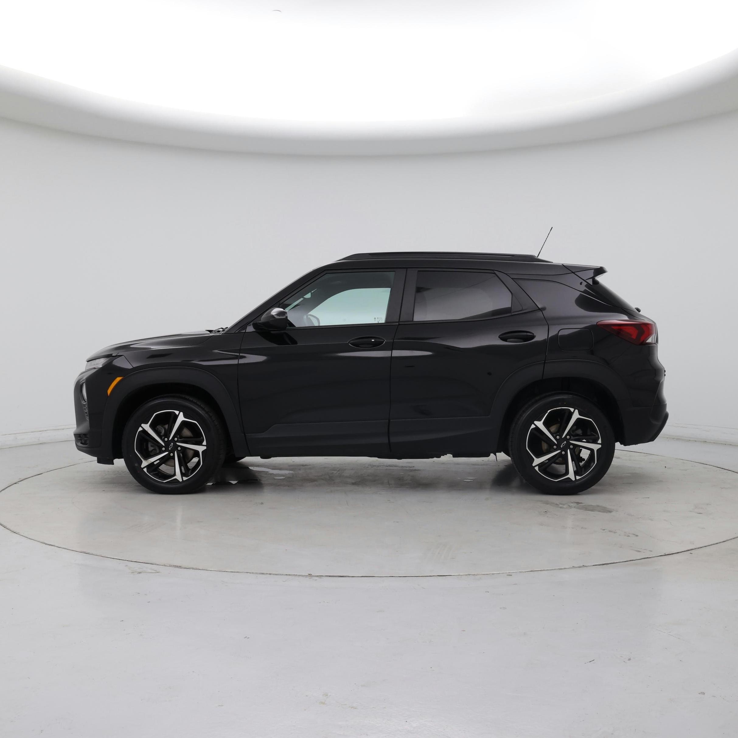 Thumbnail: 2023 Chevrolet TrailBlazer - 3