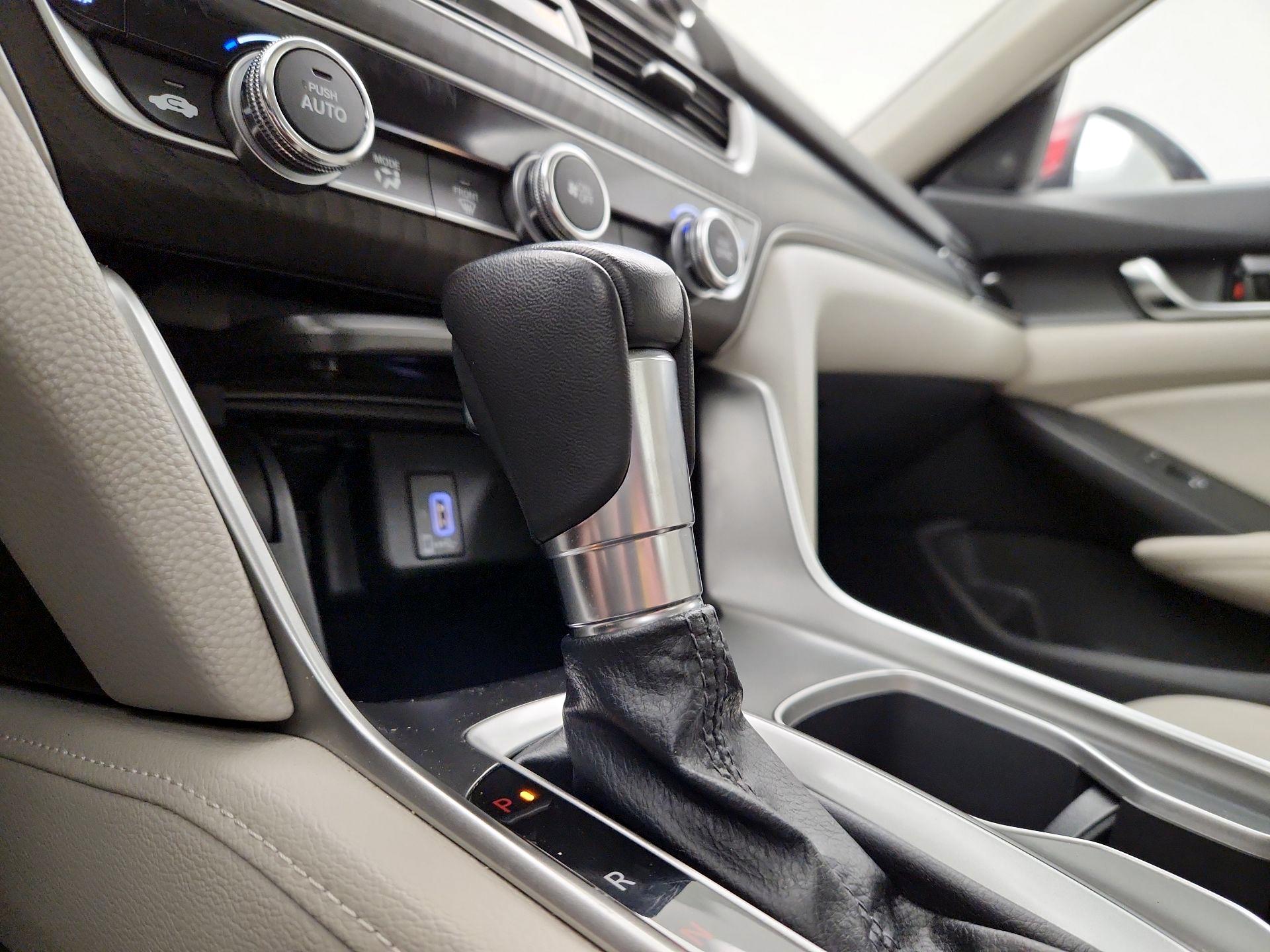 Thumbnail: 2018 Honda Accord - 17