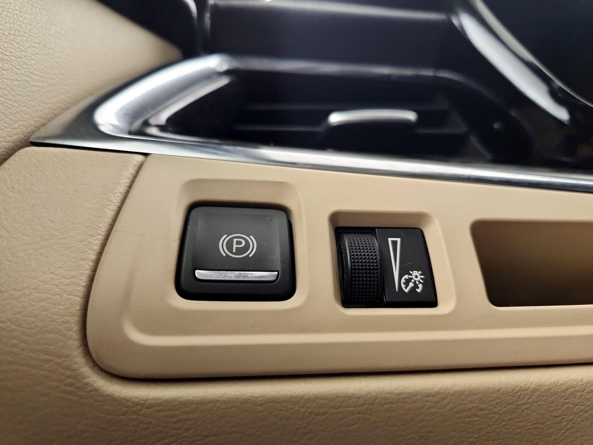 Thumbnail: 2019 Cadillac XT5 - 13