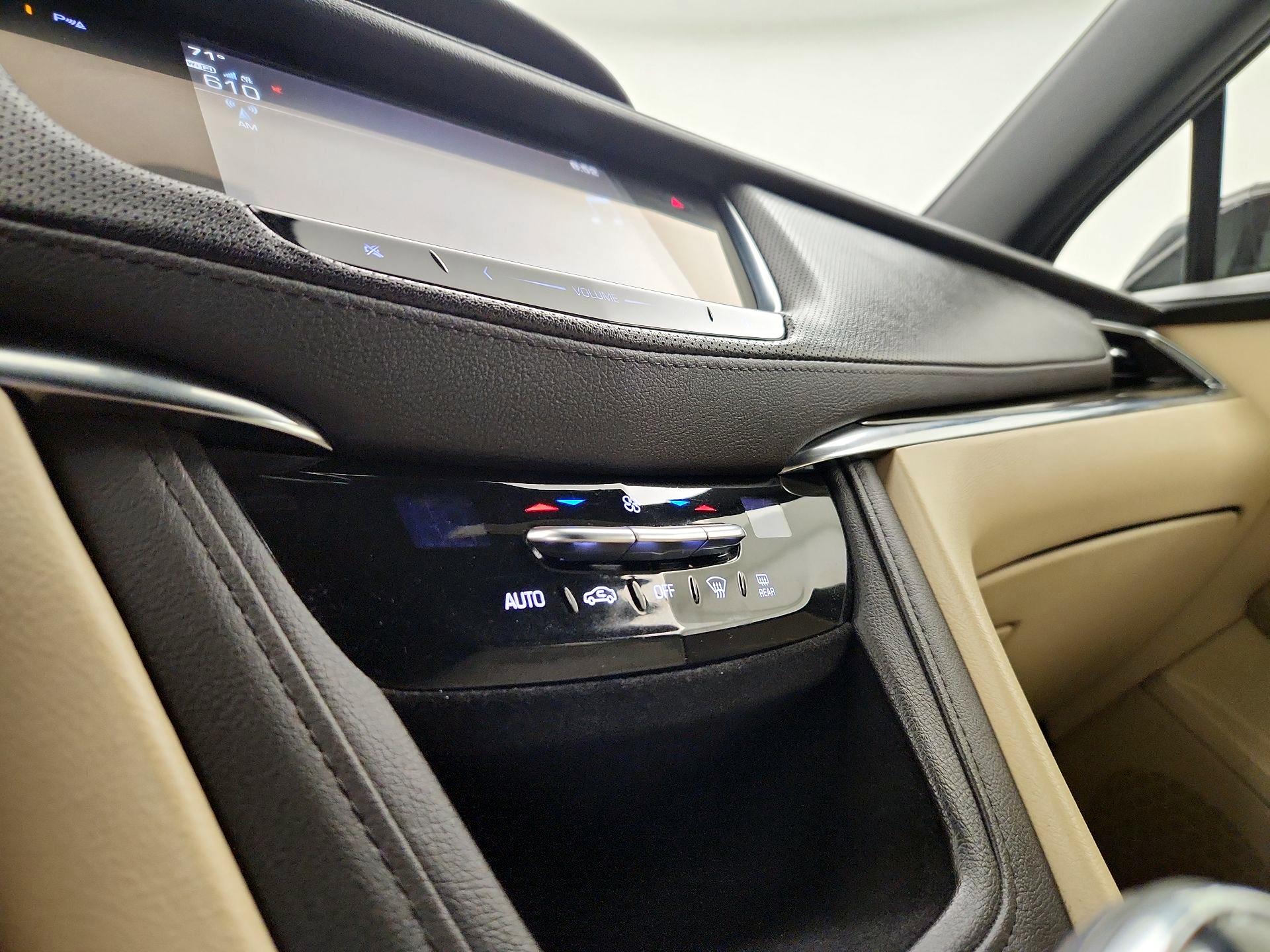 Thumbnail: 2019 Cadillac XT5 - 17