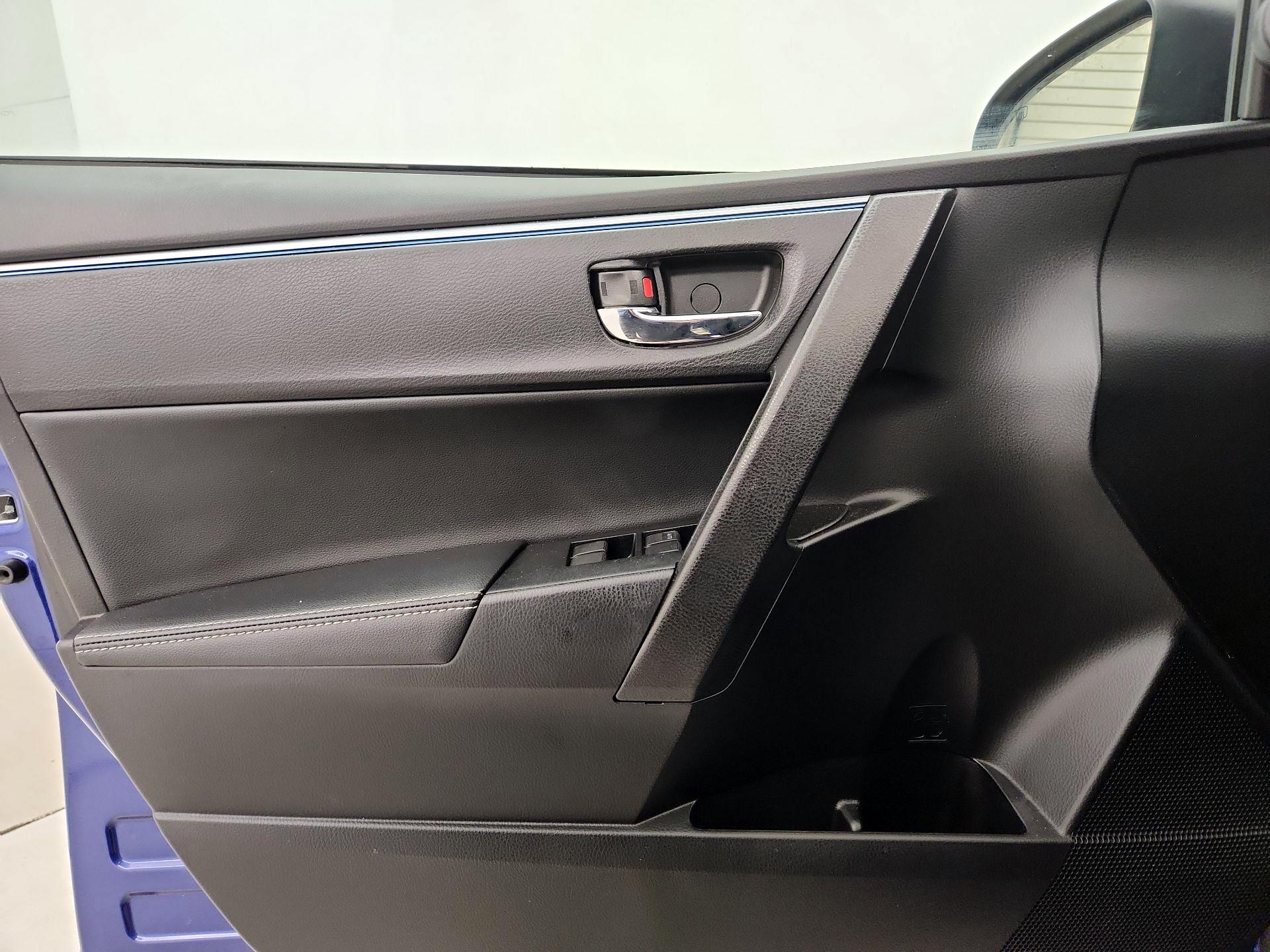 Thumbnail: 2015 Toyota Corolla - 12