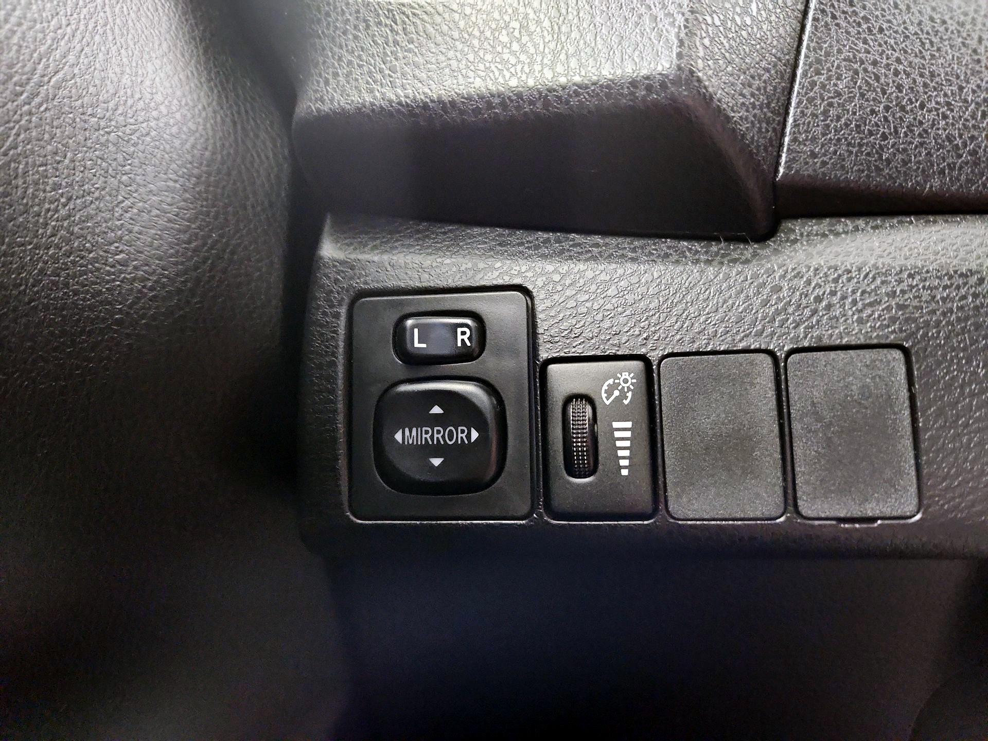Thumbnail: 2015 Toyota Corolla - 13