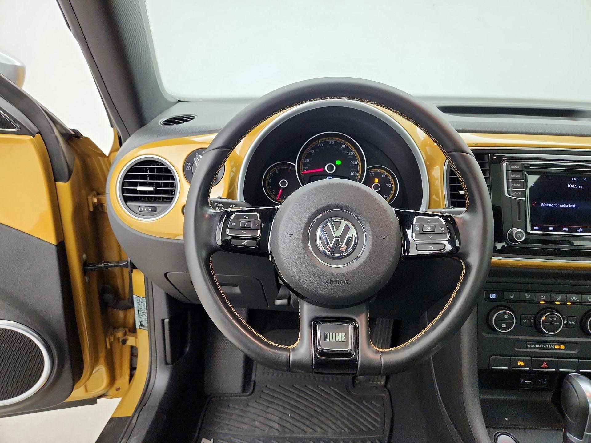 Thumbnail: 2016 Volkswagen Beetle - 10
