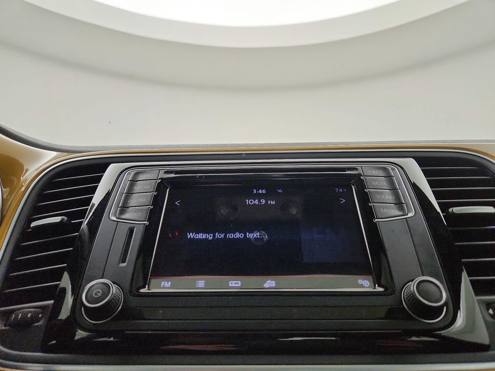 Thumbnail: 2016 Volkswagen Beetle - 15