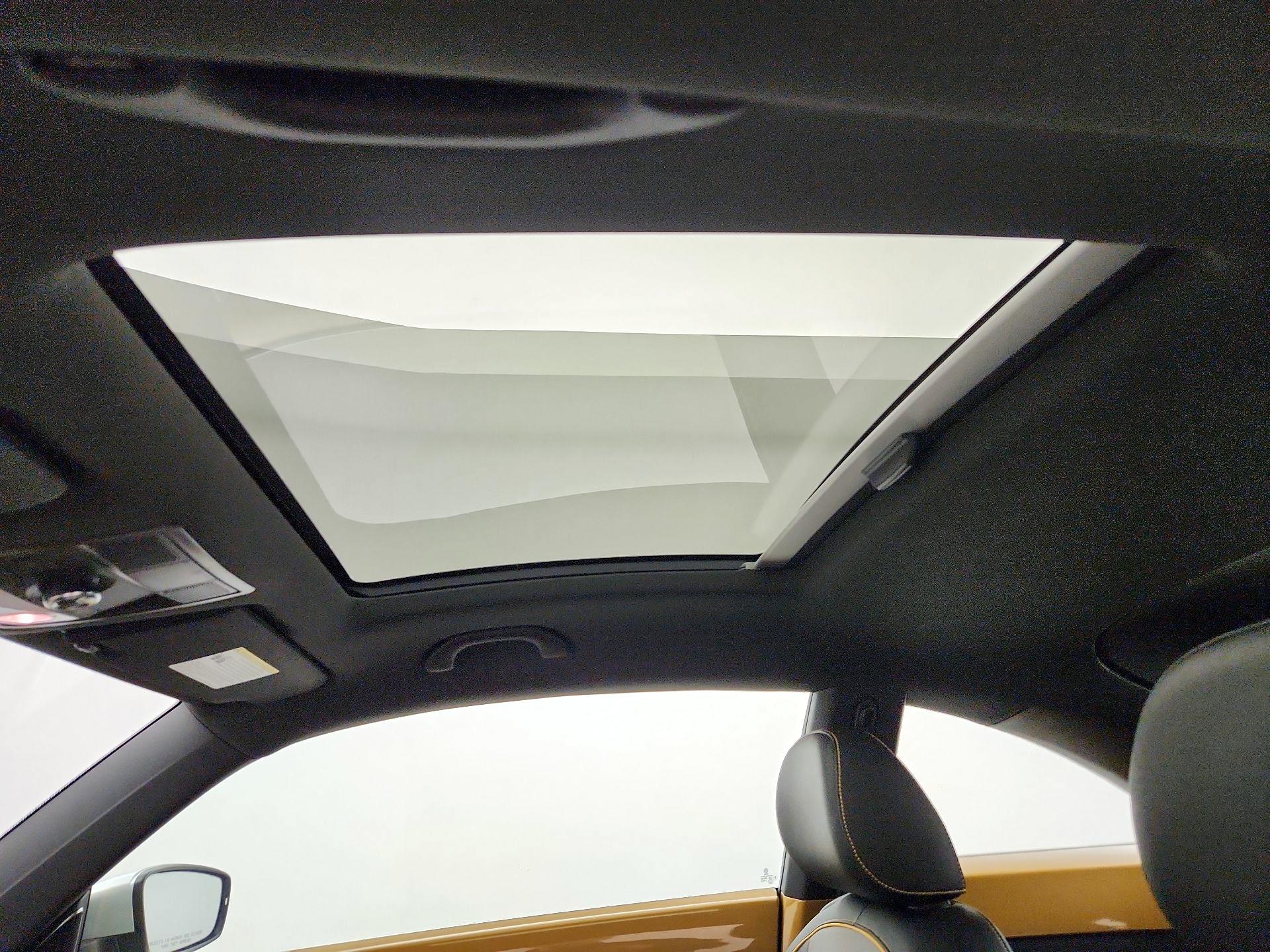 Thumbnail: 2016 Volkswagen Beetle - 19