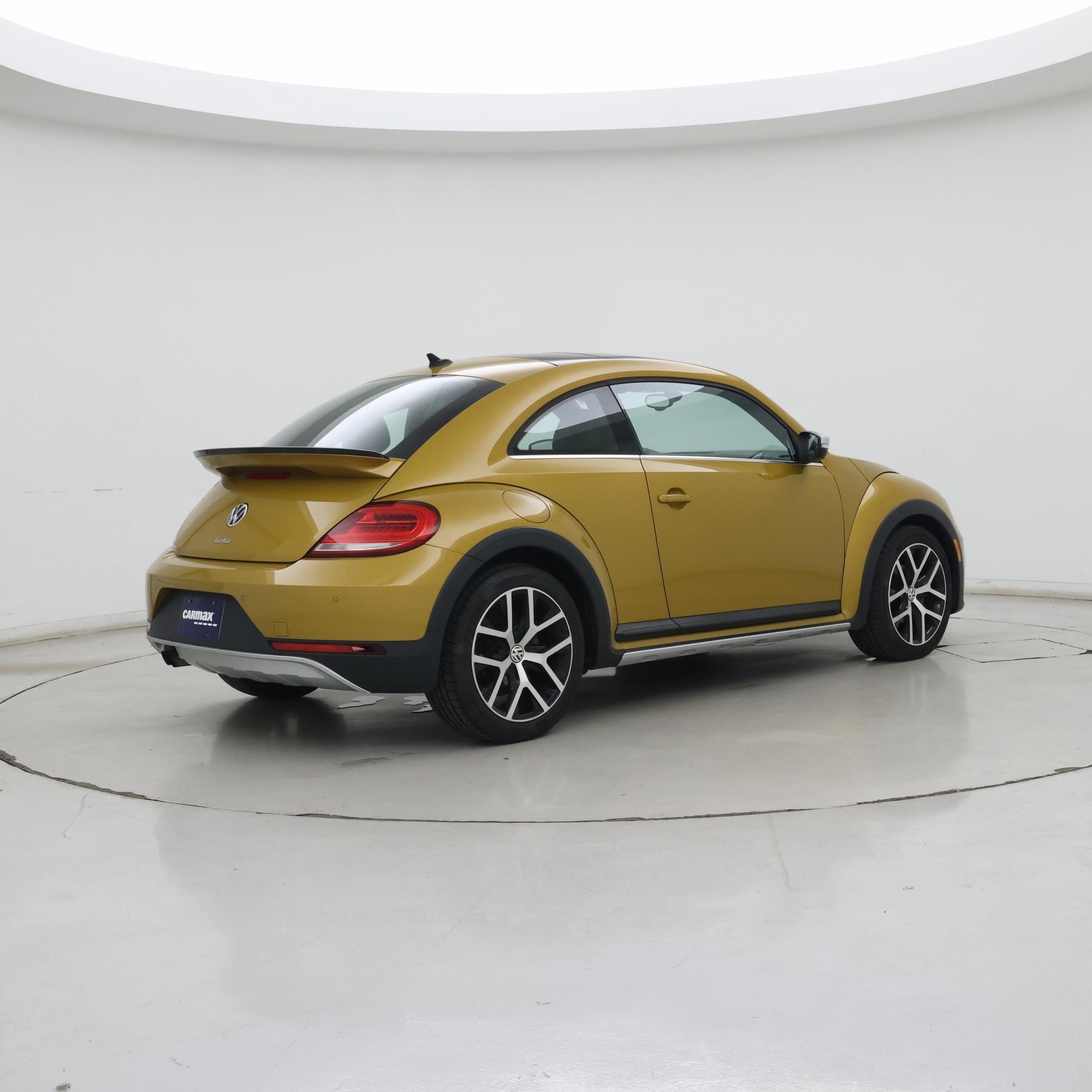 Thumbnail: 2016 Volkswagen Beetle - 8