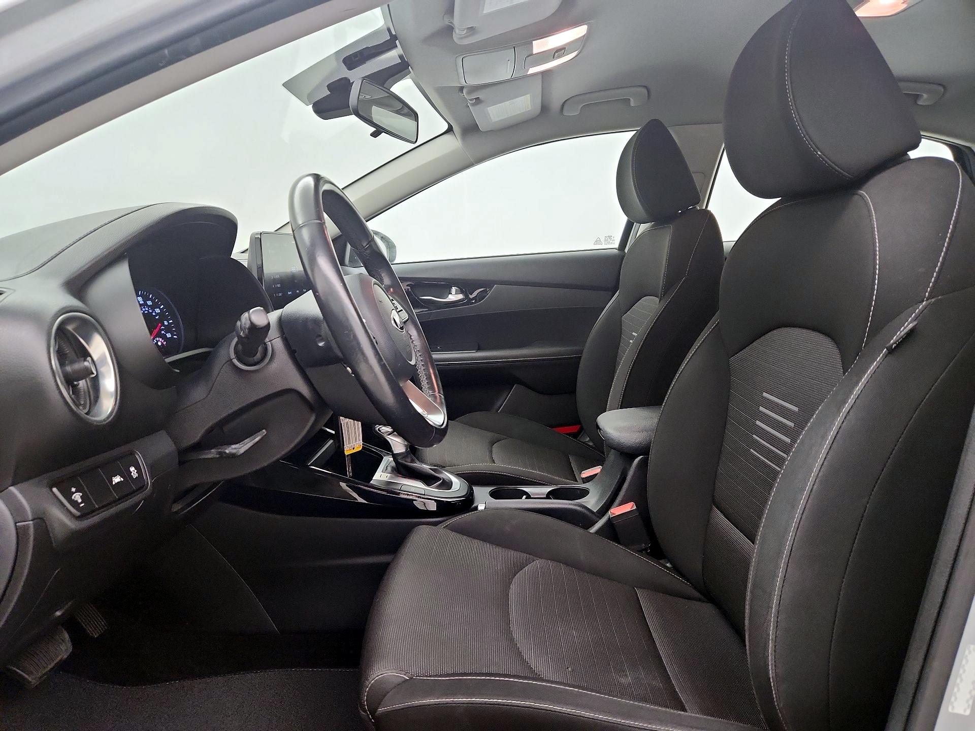 Thumbnail: 2019 Kia Forte - 11