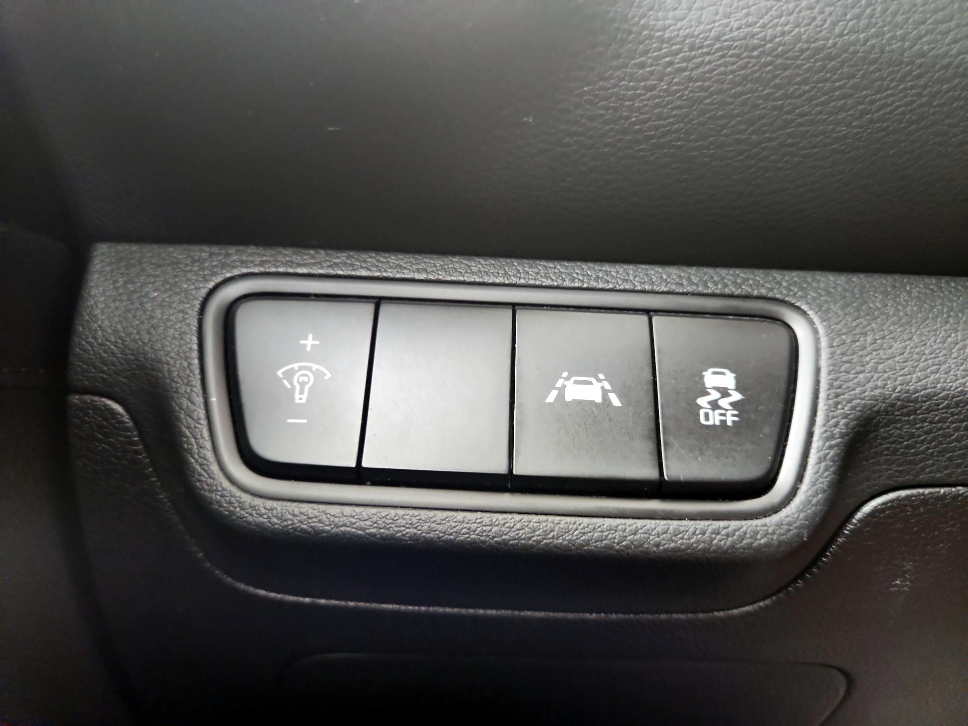 Thumbnail: 2019 Kia Forte - 13