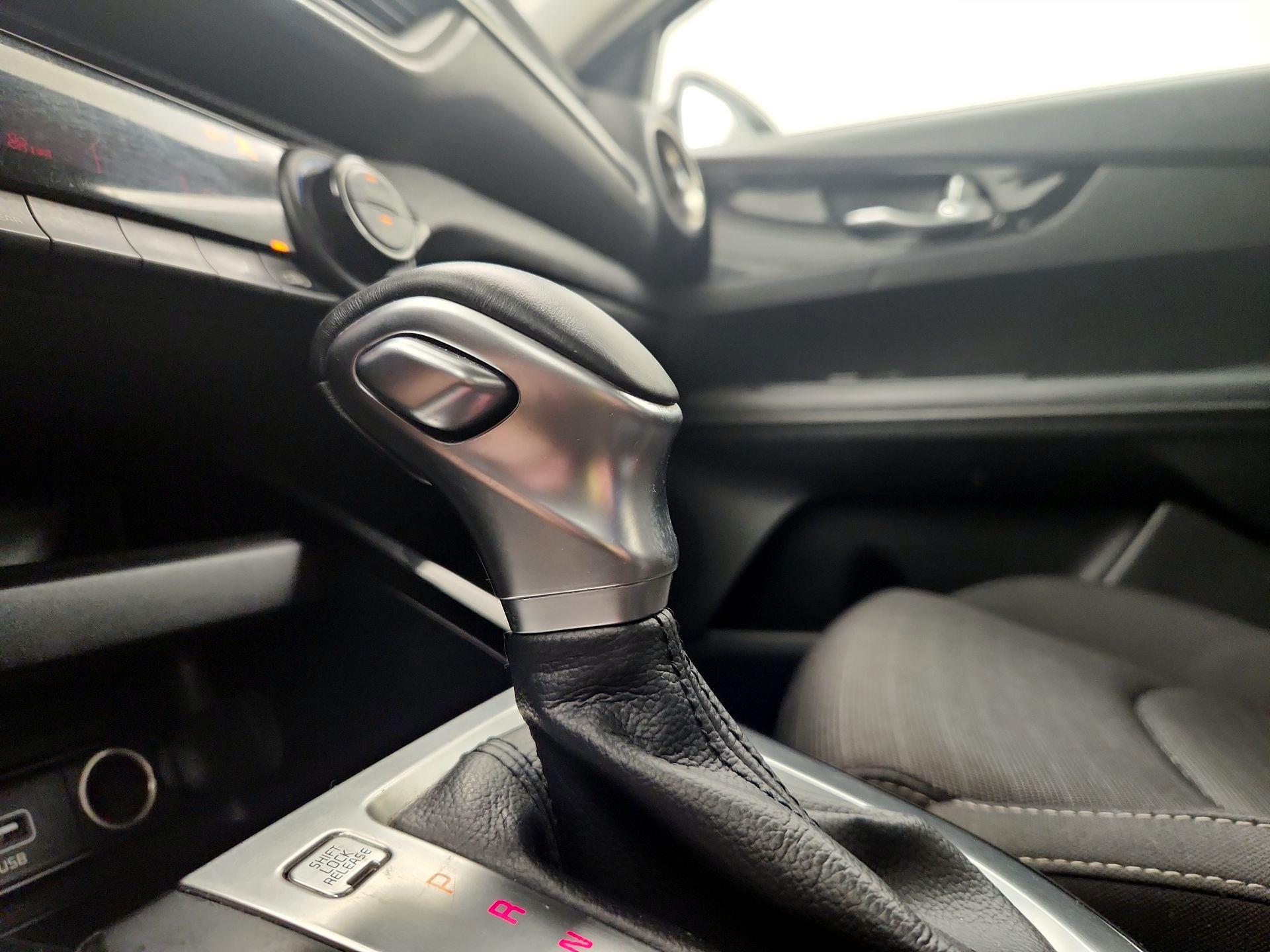 Thumbnail: 2019 Kia Forte - 17
