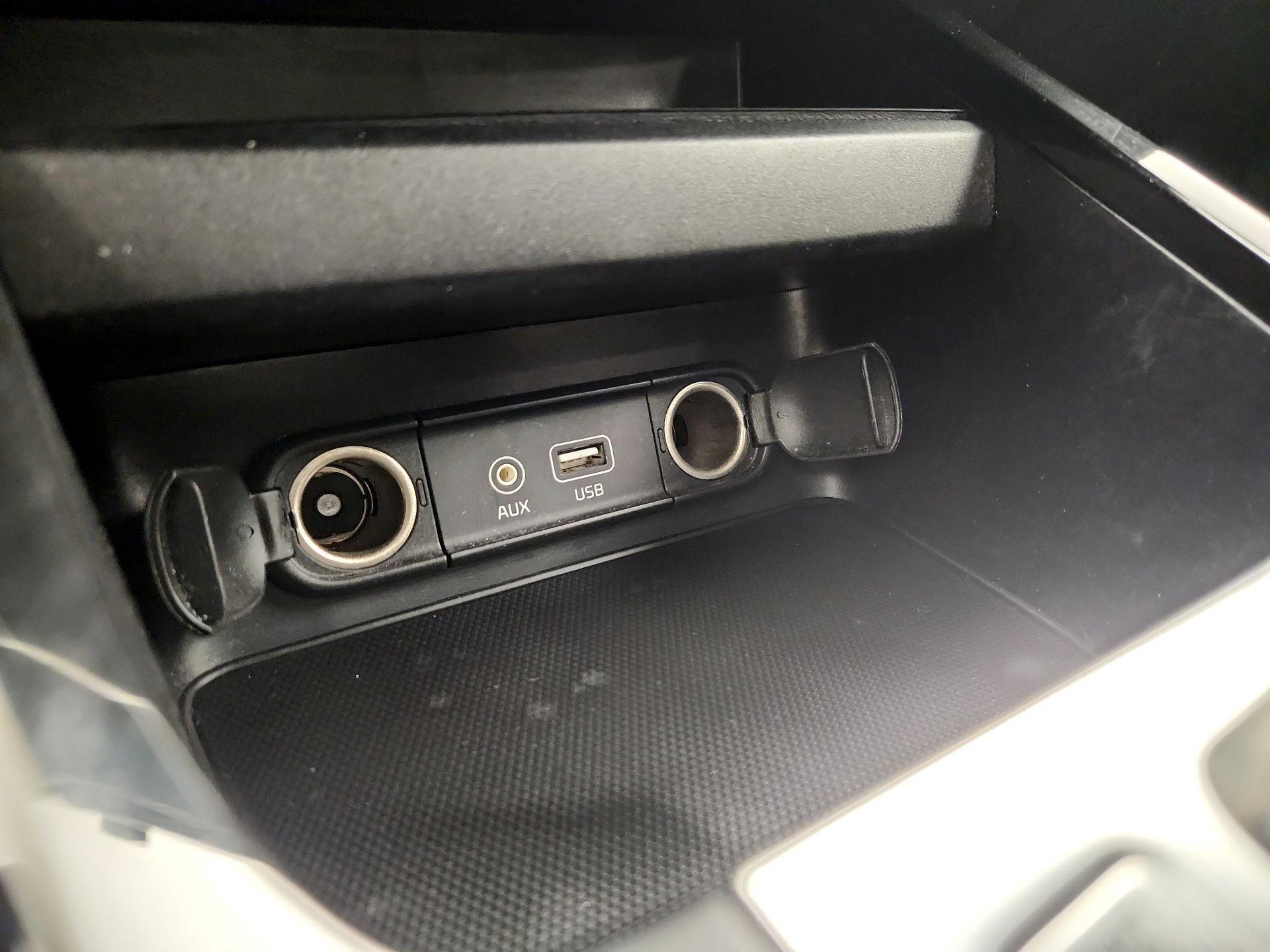 Thumbnail: 2019 Kia Forte - 18