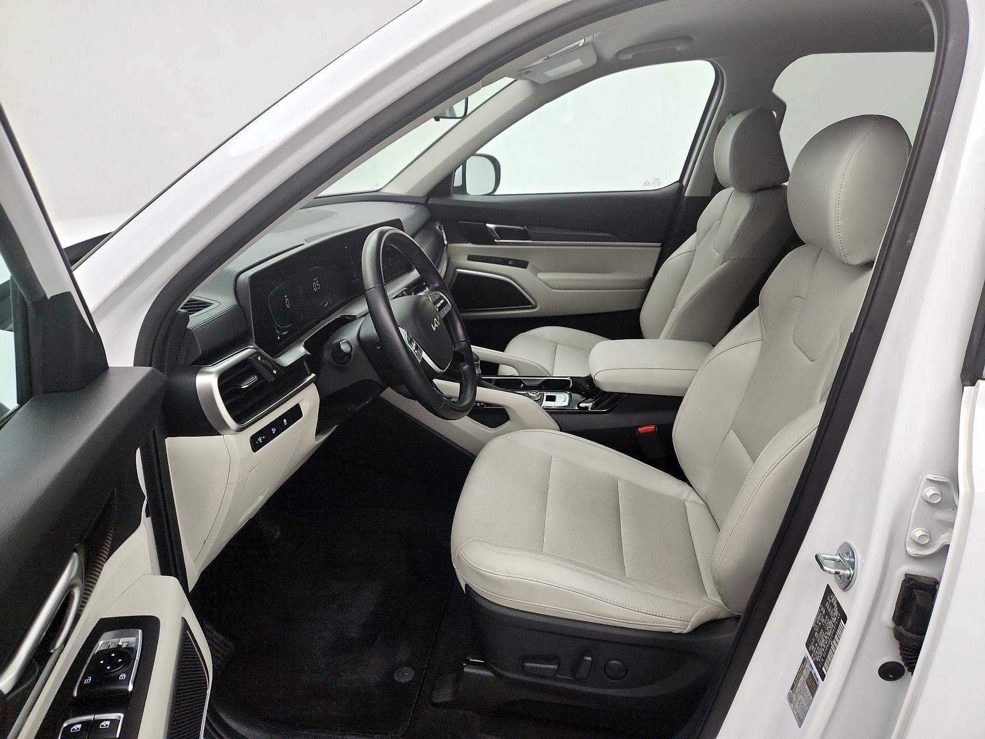Thumbnail: 2023 Kia Telluride - 11