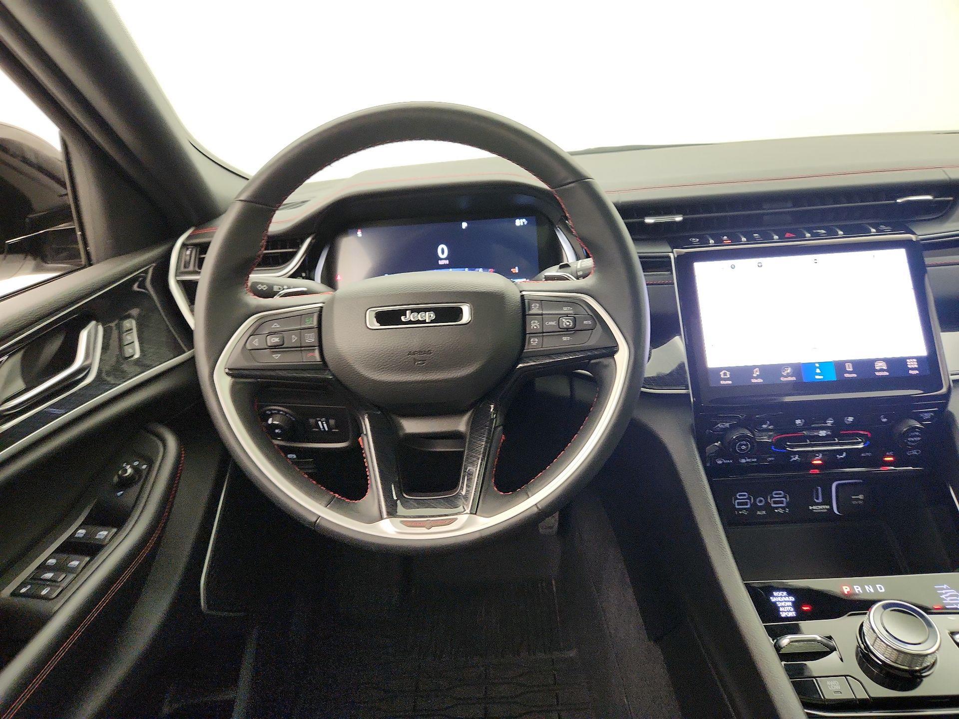 Thumbnail: 2022 Jeep Grand Cherokee - 10