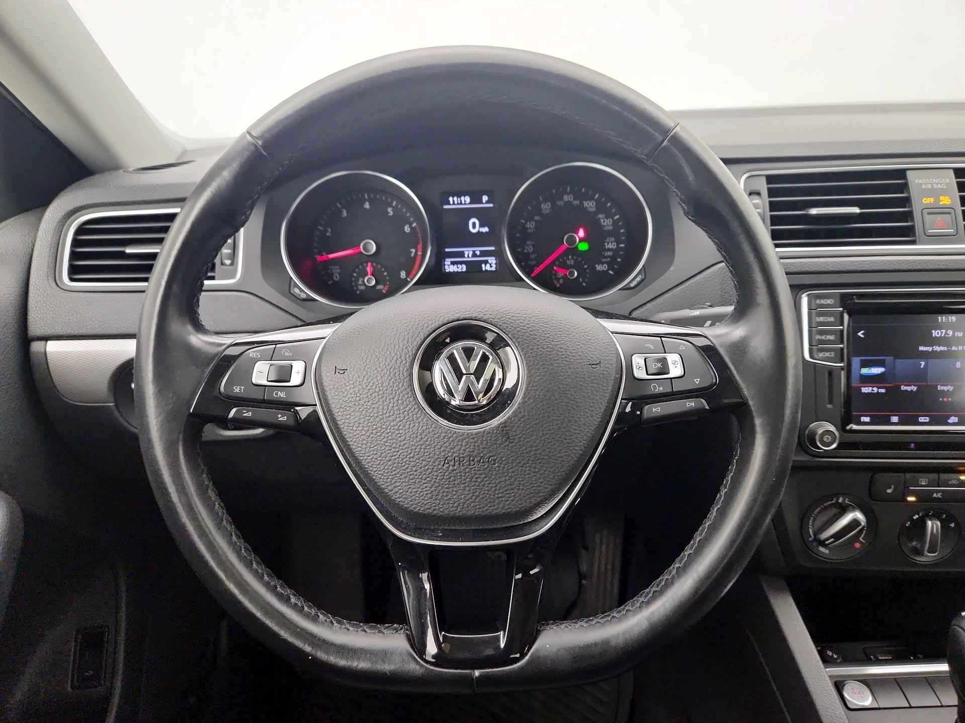 Thumbnail: 2018 Volkswagen Jetta - 10