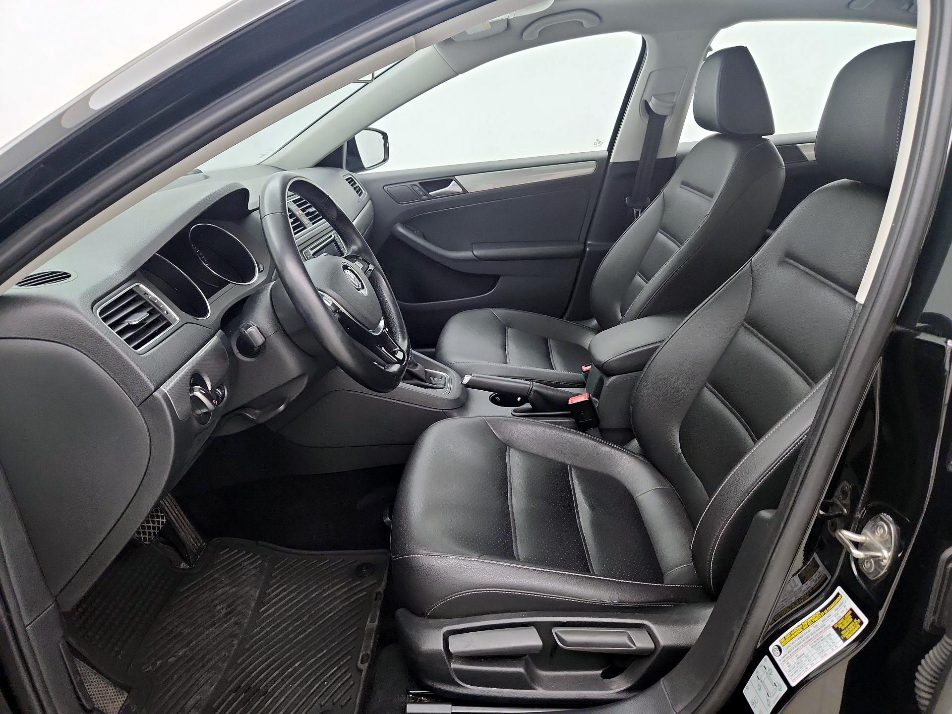 Thumbnail: 2018 Volkswagen Jetta - 11