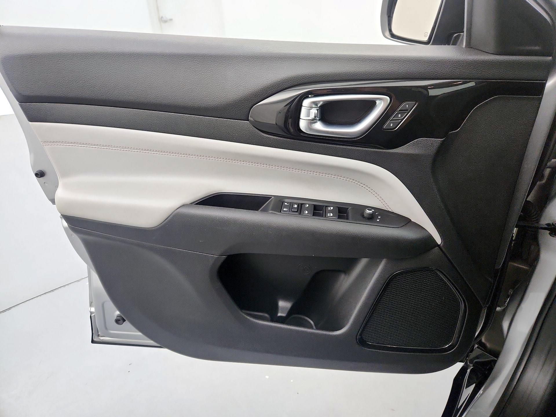 Thumbnail: 2022 Jeep Compass - 12