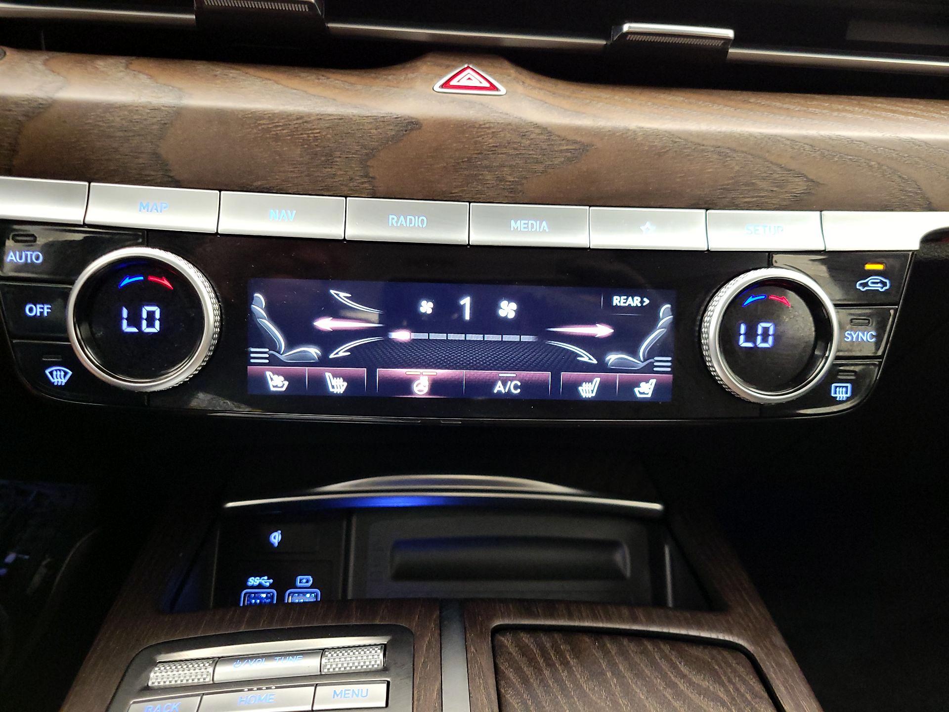 Thumbnail: 2022 Genesis G80 - 17