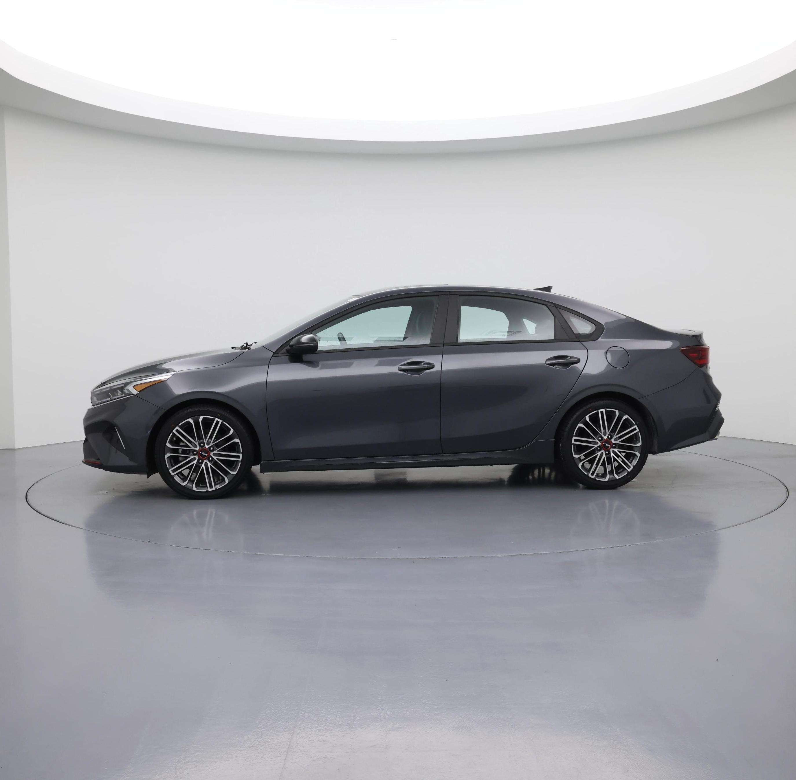 Thumbnail: 2022 Kia Forte - 3