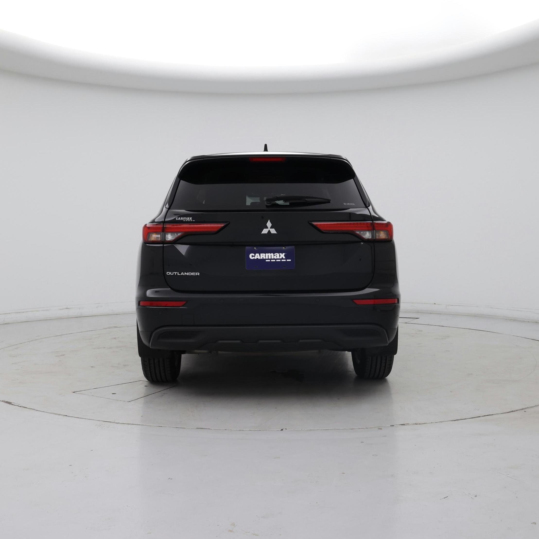 Thumbnail: 2023 Mitsubishi Outlander - 6