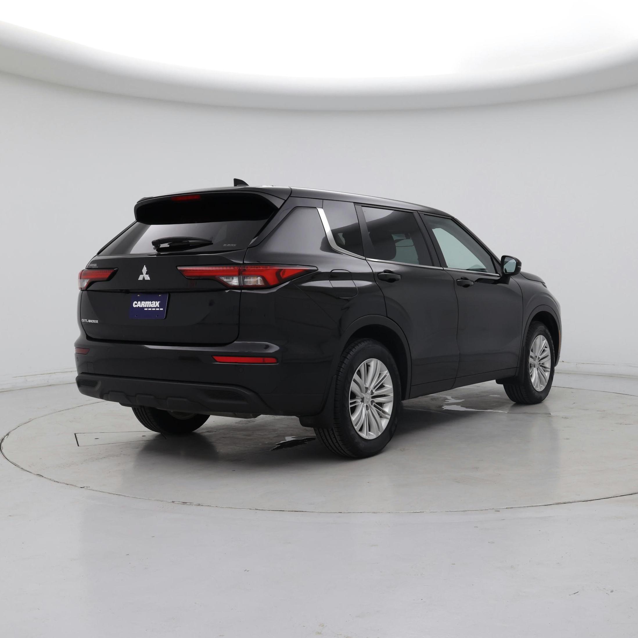 Thumbnail: 2023 Mitsubishi Outlander - 8