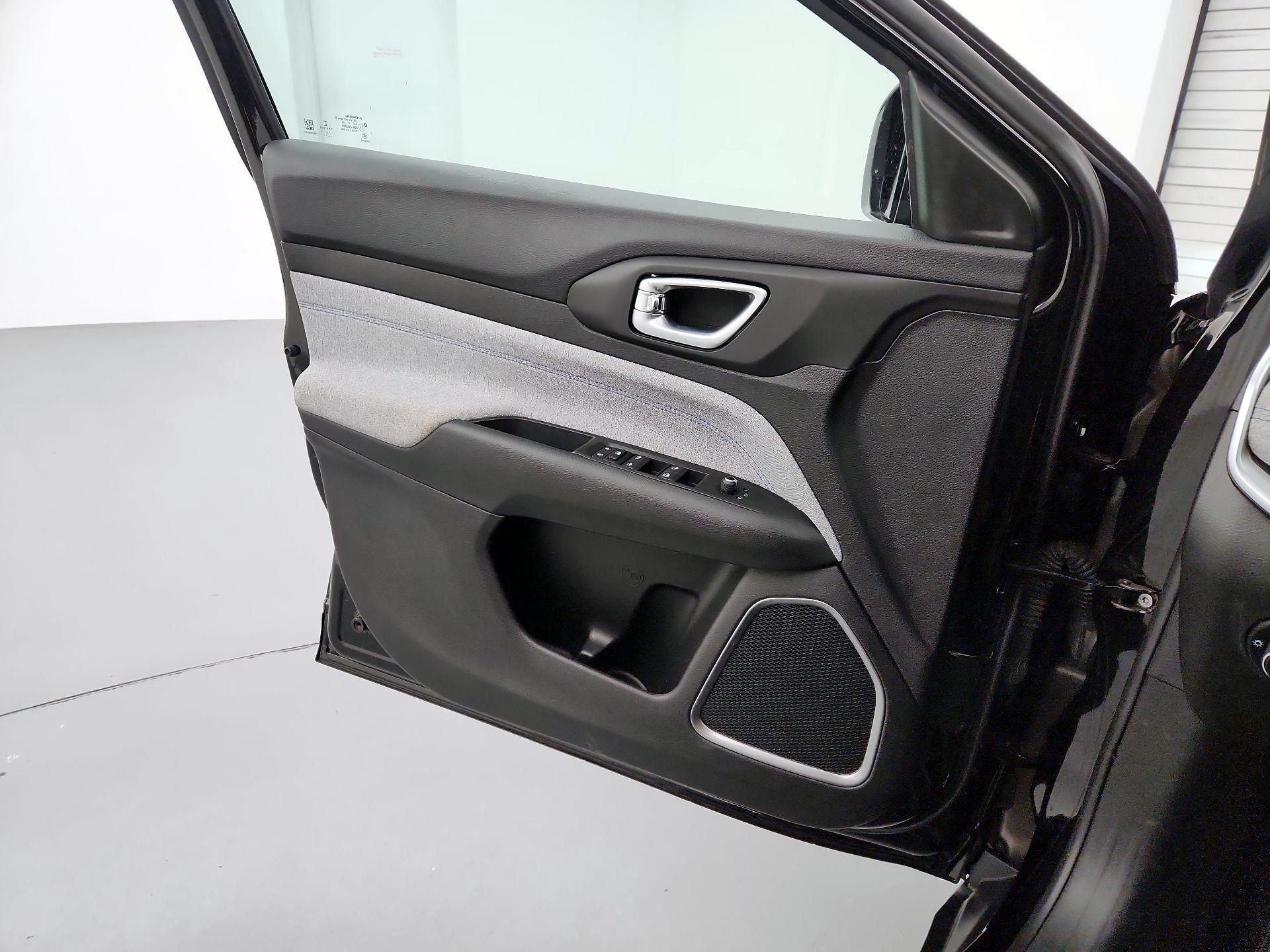 Thumbnail: 2022 Jeep Compass - 12