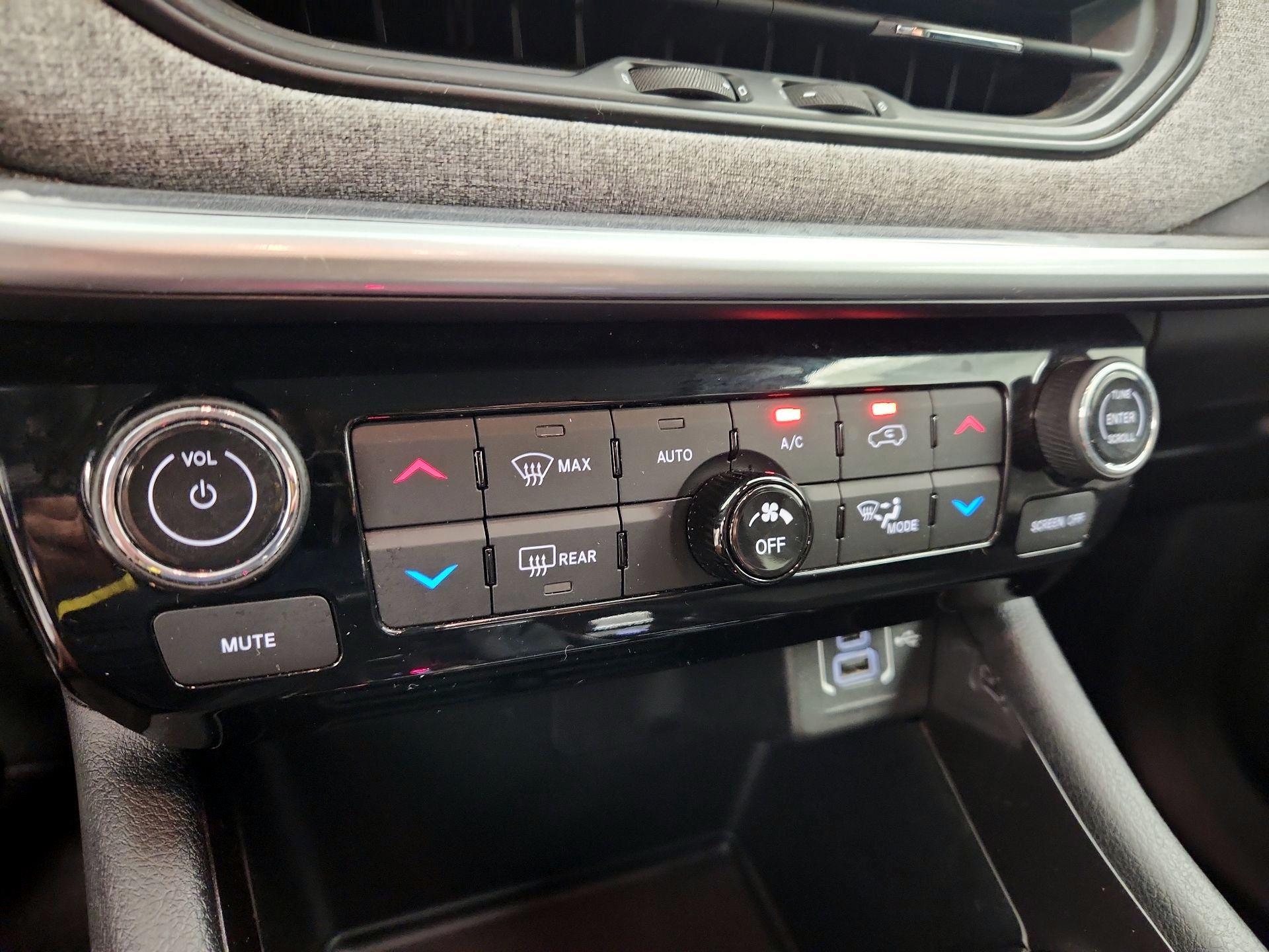 Thumbnail: 2022 Jeep Compass - 16