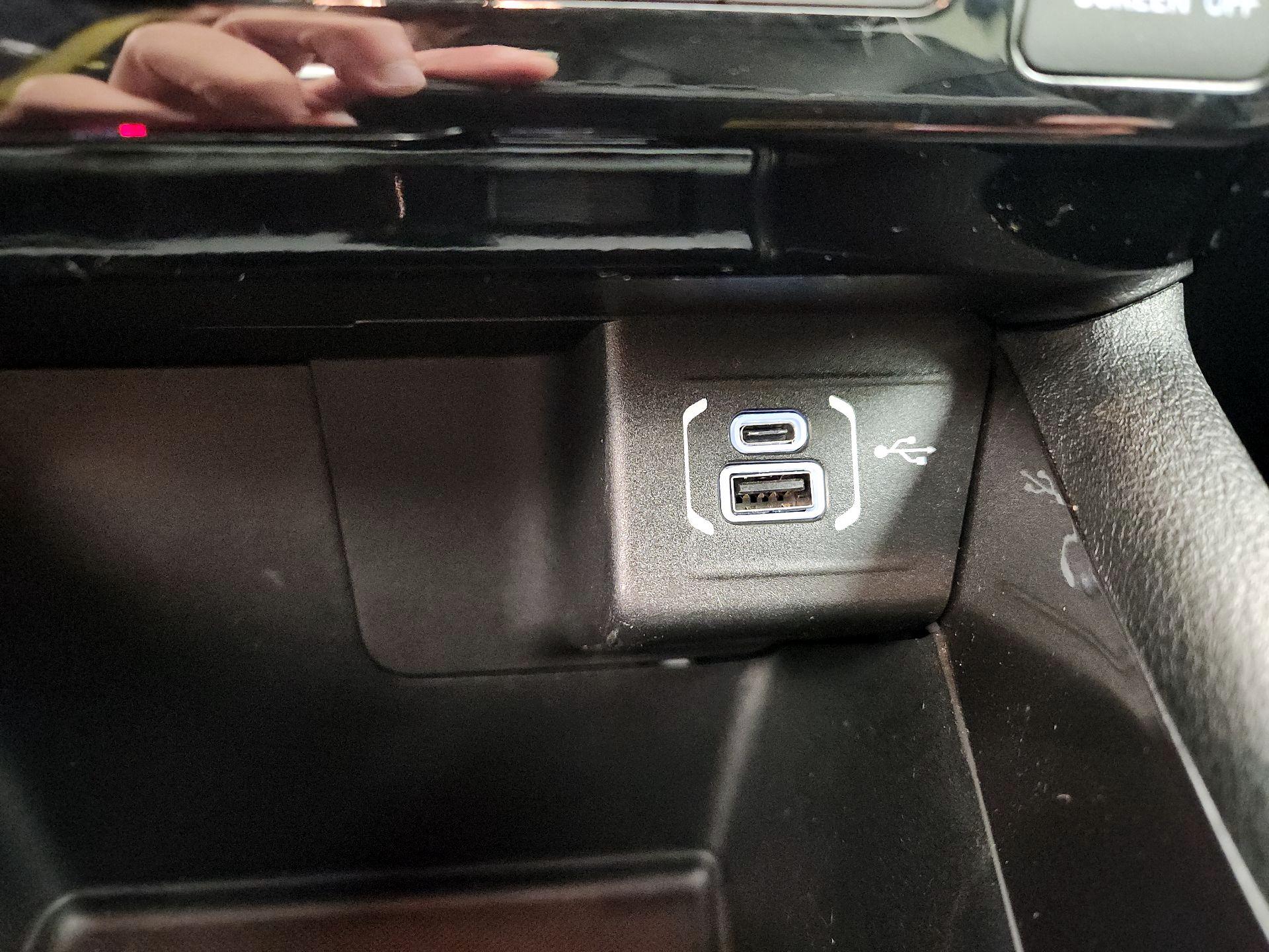Thumbnail: 2022 Jeep Compass - 18