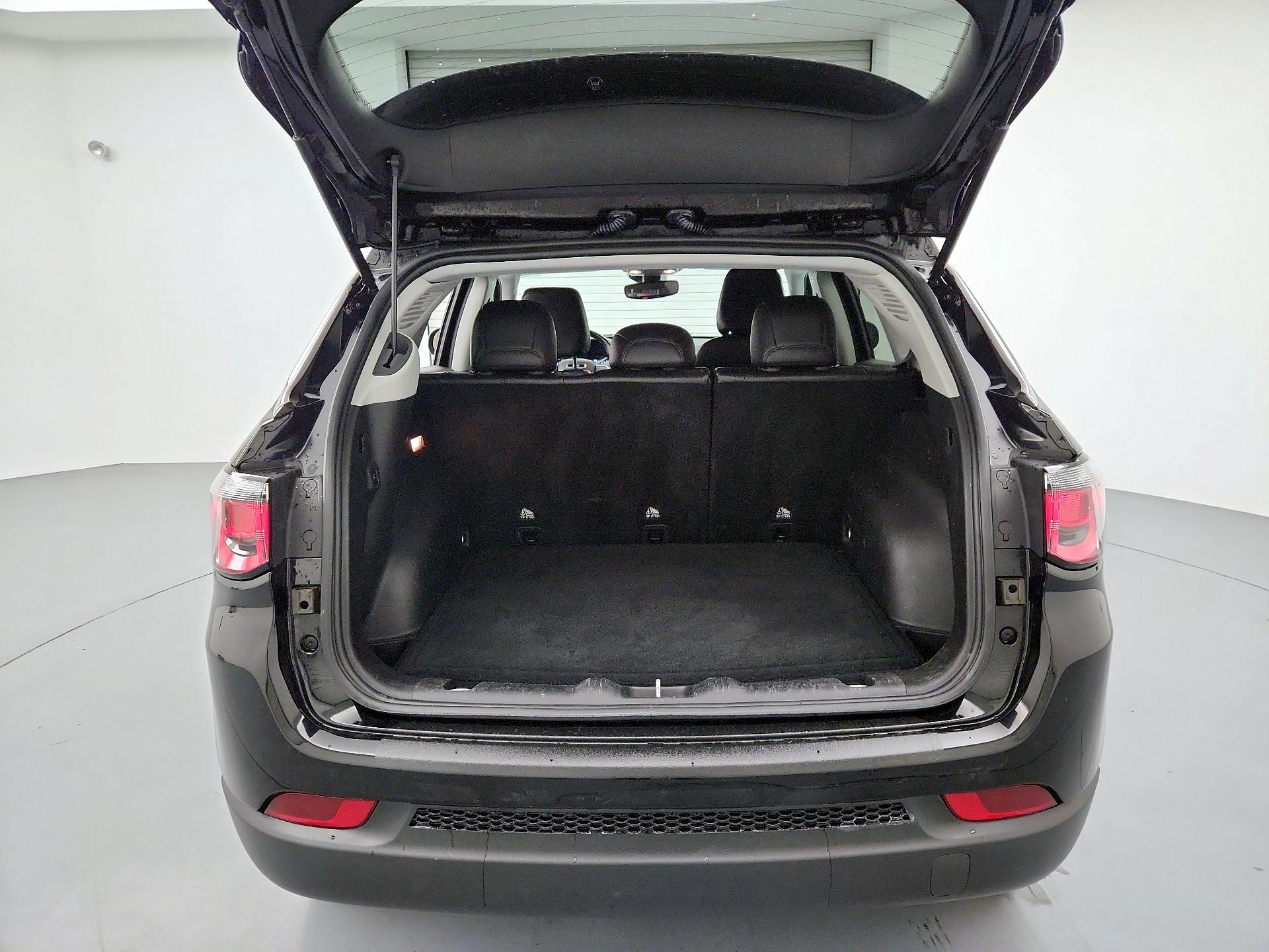 Thumbnail: 2022 Jeep Compass - 20