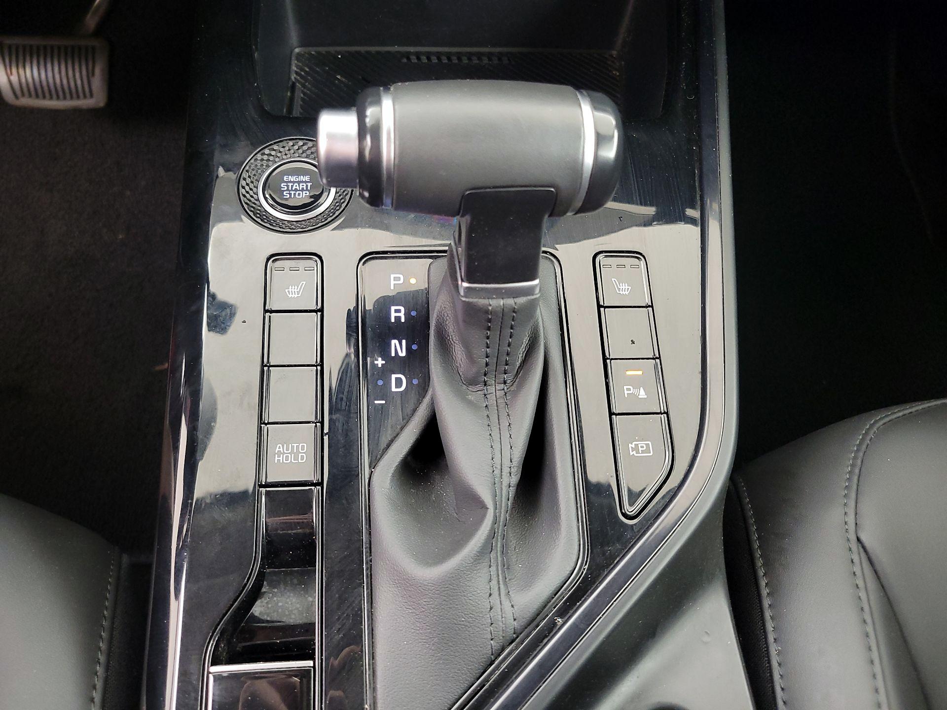 Thumbnail: 2023 Kia Niro - 18