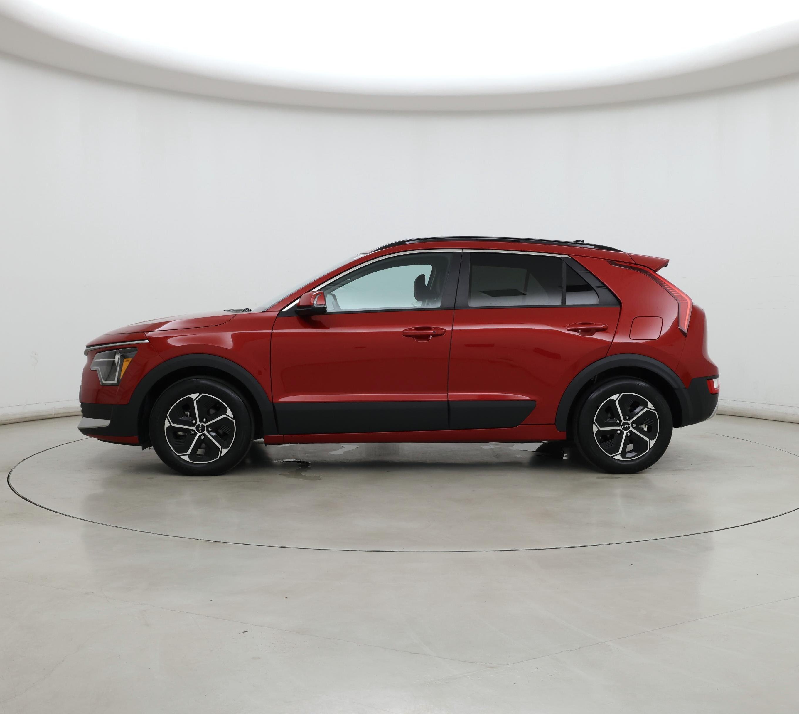 Thumbnail: 2023 Kia Niro - 3