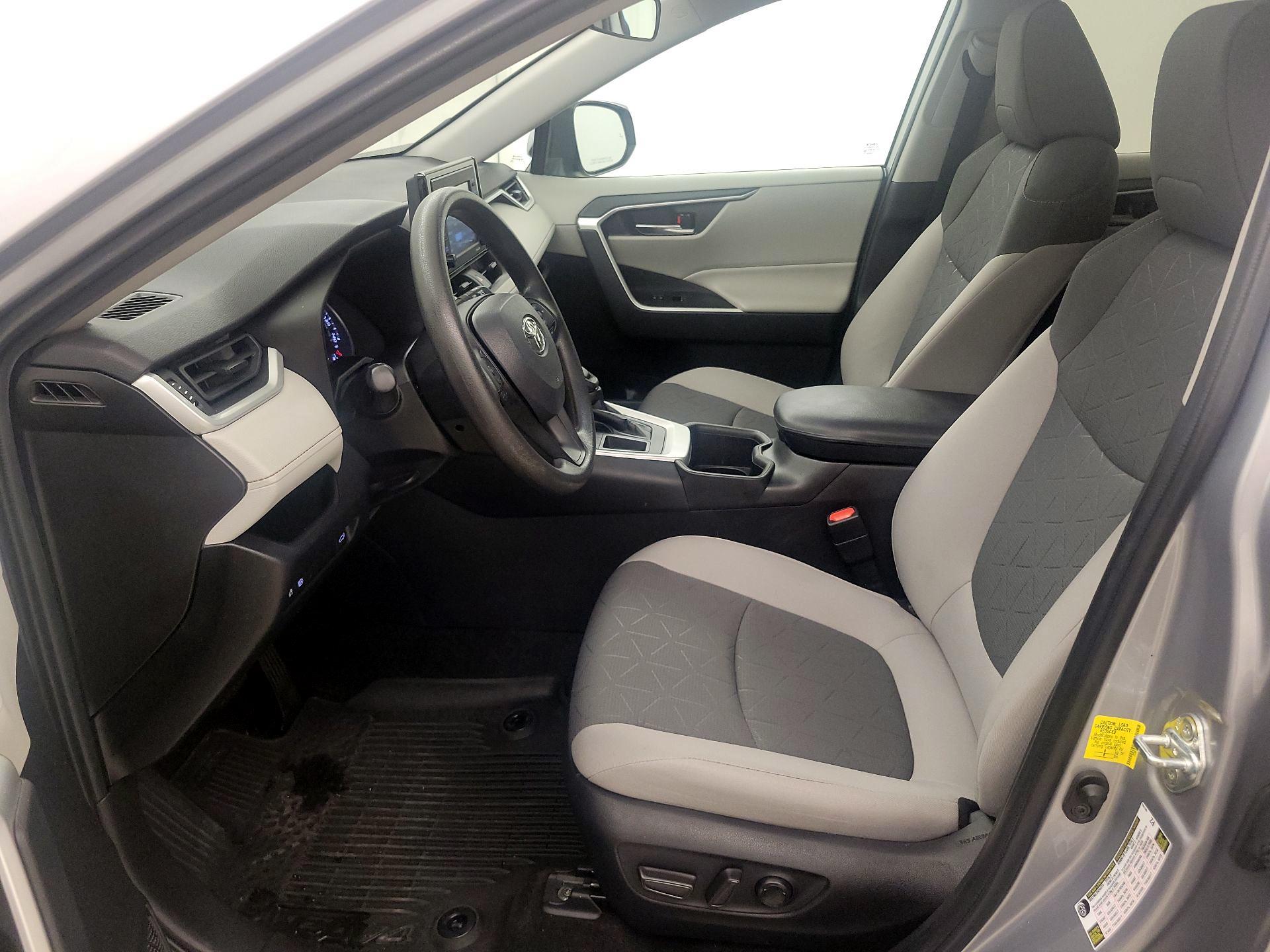 Thumbnail: 2022 Toyota RAV4 - 11