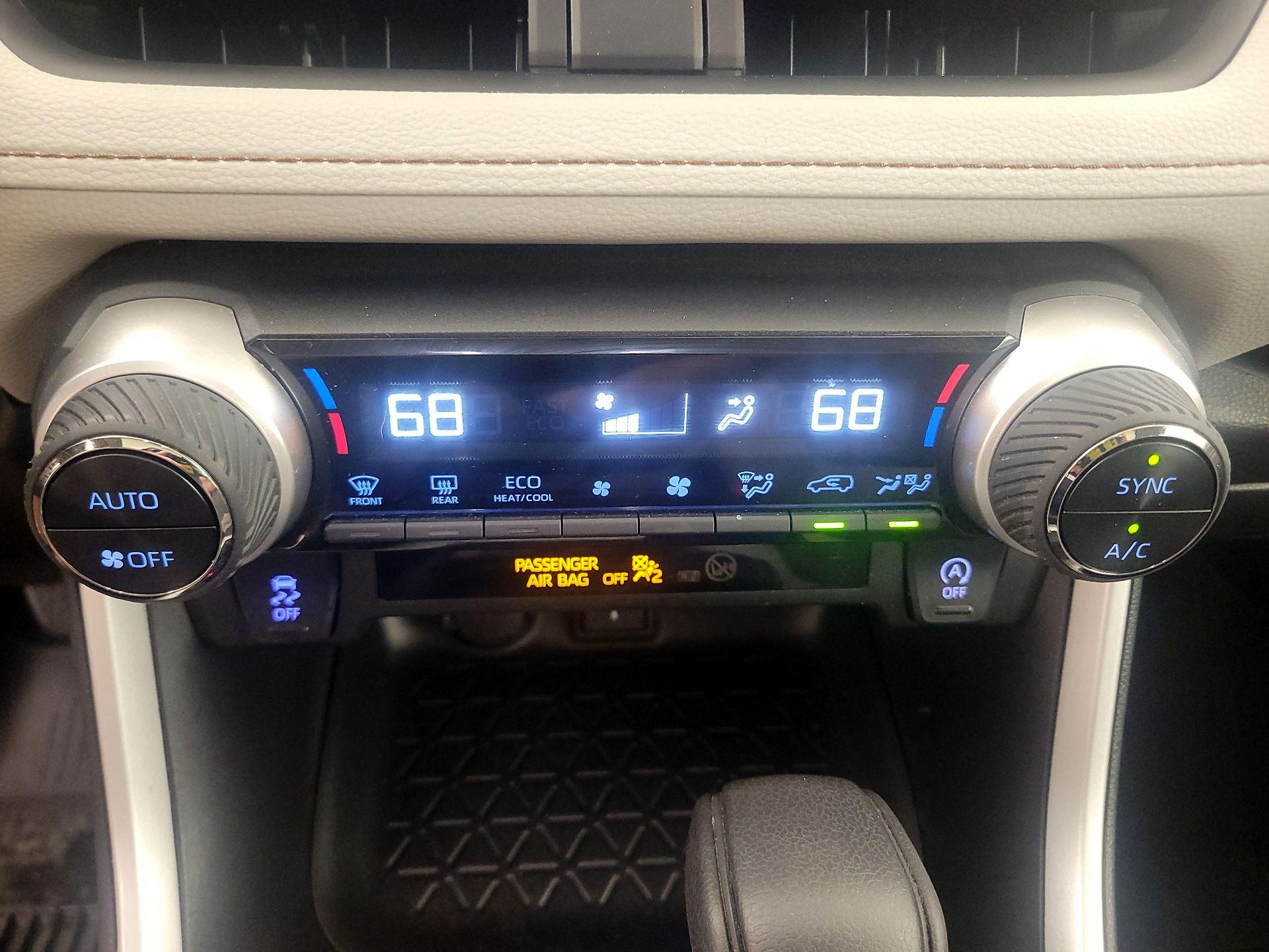 Thumbnail: 2022 Toyota RAV4 - 16