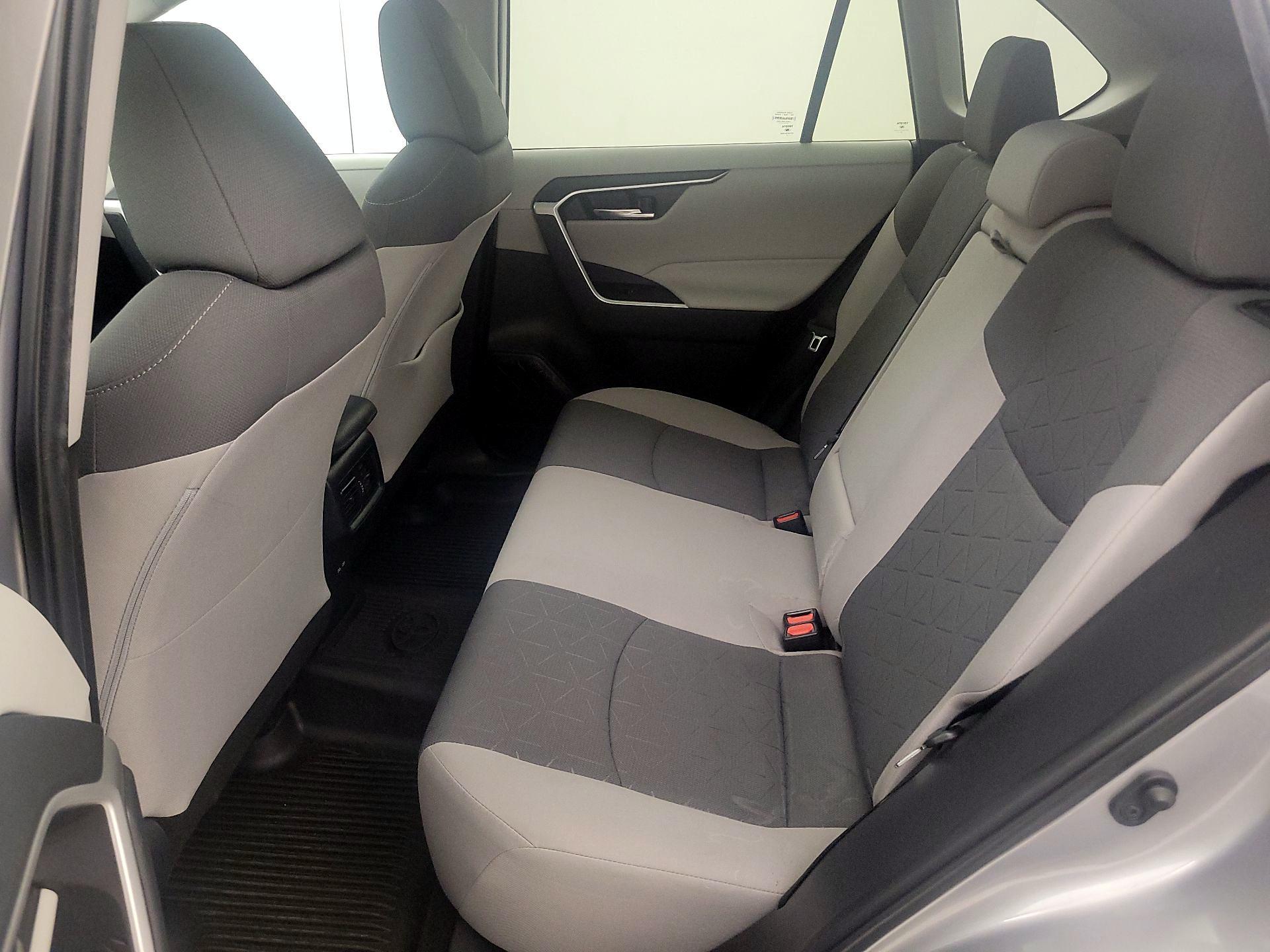 Thumbnail: 2022 Toyota RAV4 - 20