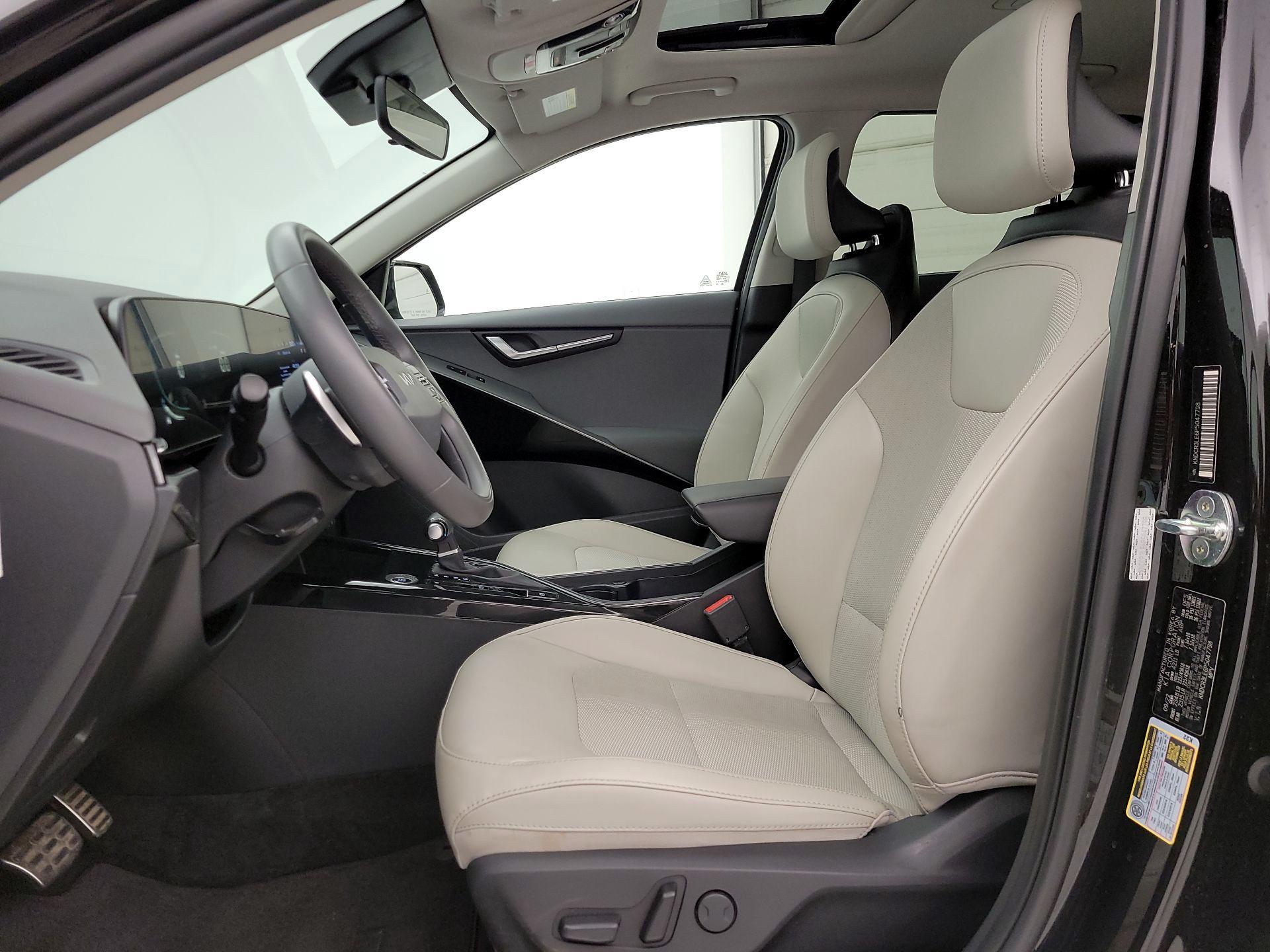 Thumbnail: 2023 Kia Niro - 11