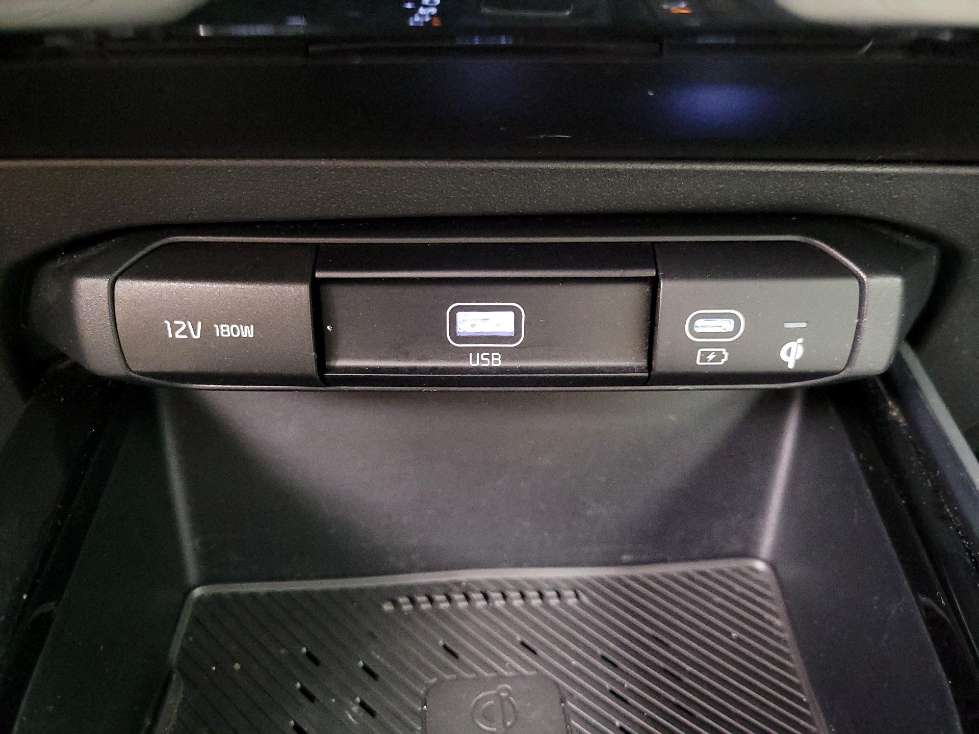 Thumbnail: 2023 Kia Niro - 19