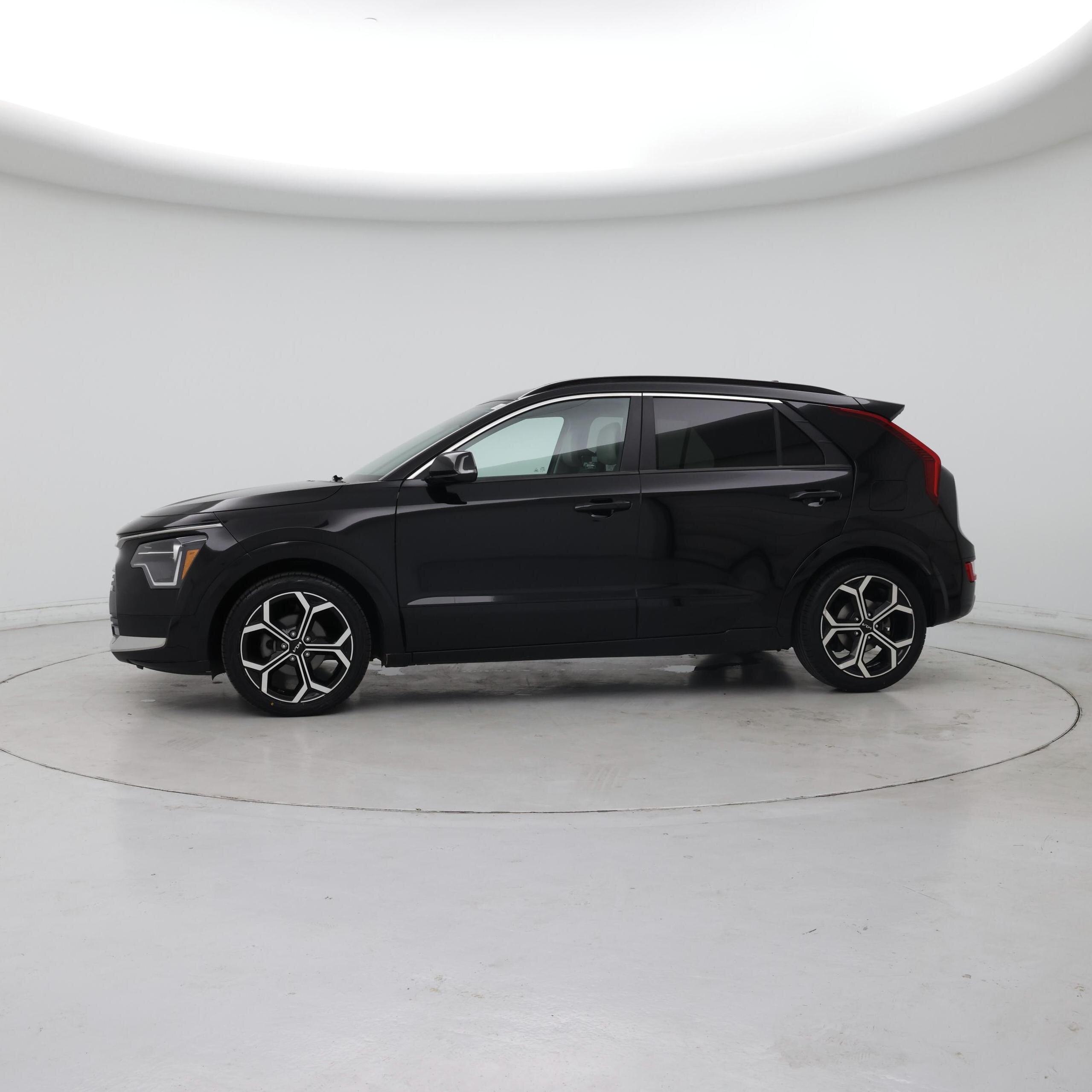 Thumbnail: 2023 Kia Niro - 3