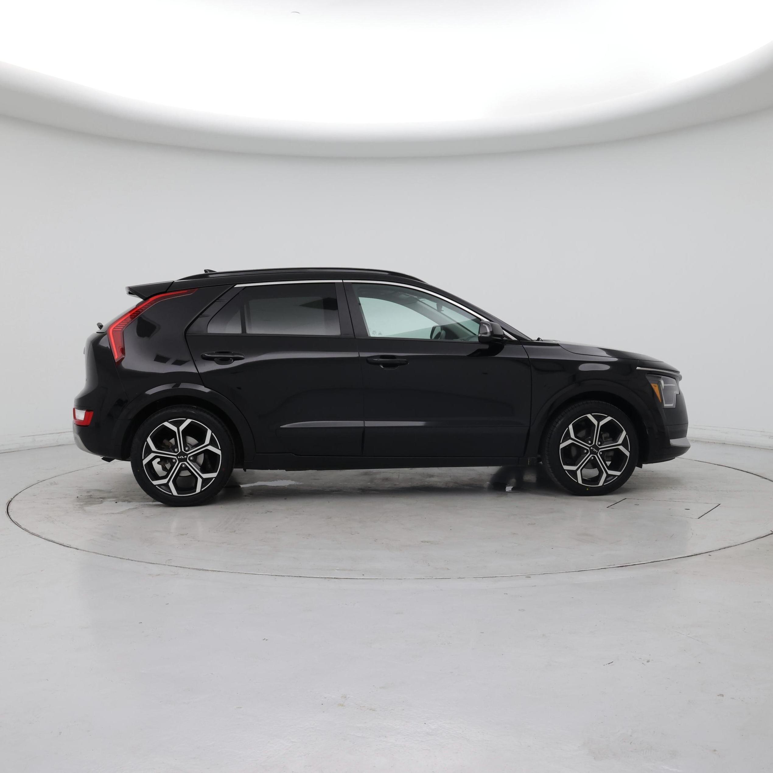 Thumbnail: 2023 Kia Niro - 7