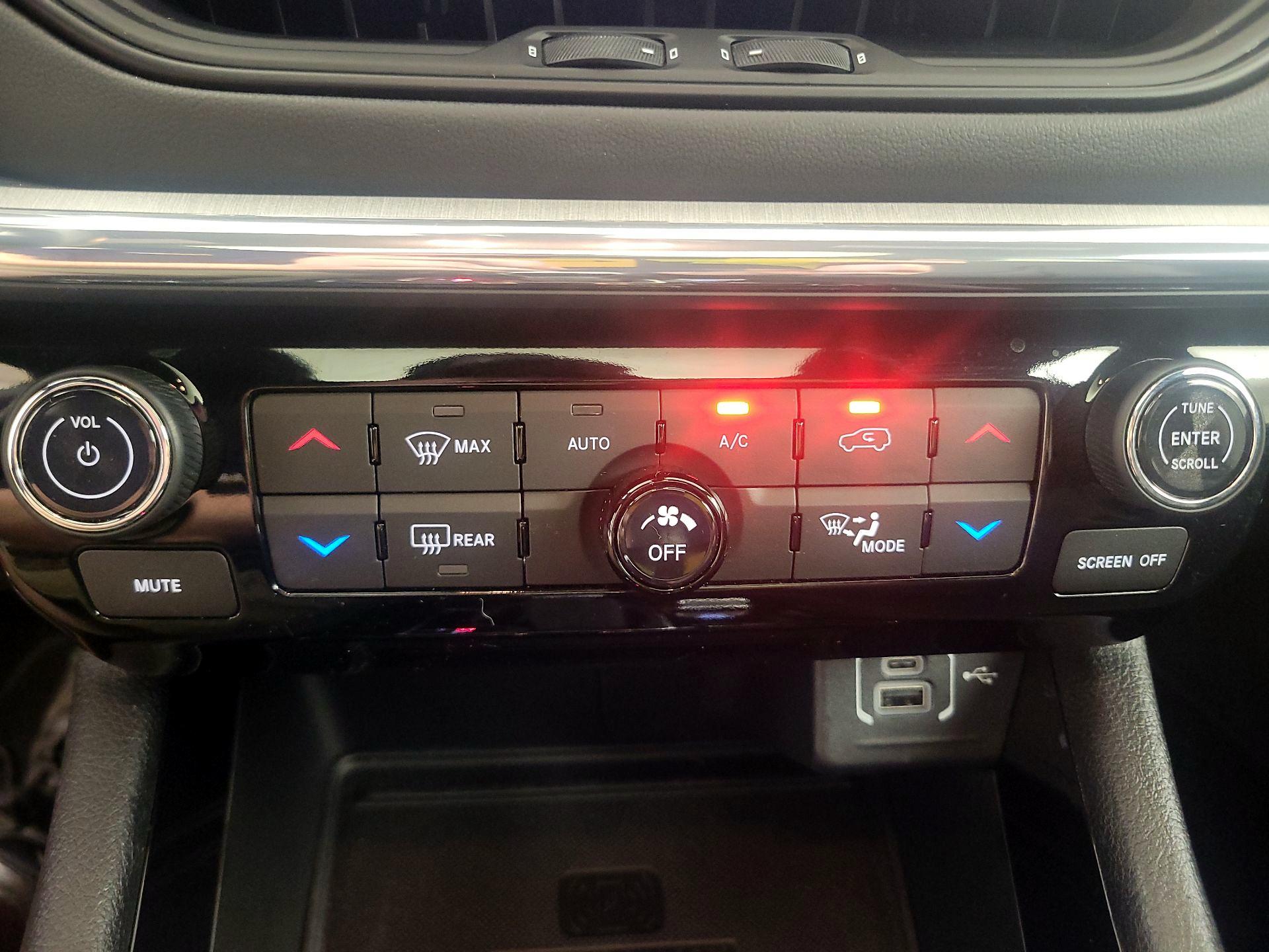 Thumbnail: 2022 Jeep Compass - 17