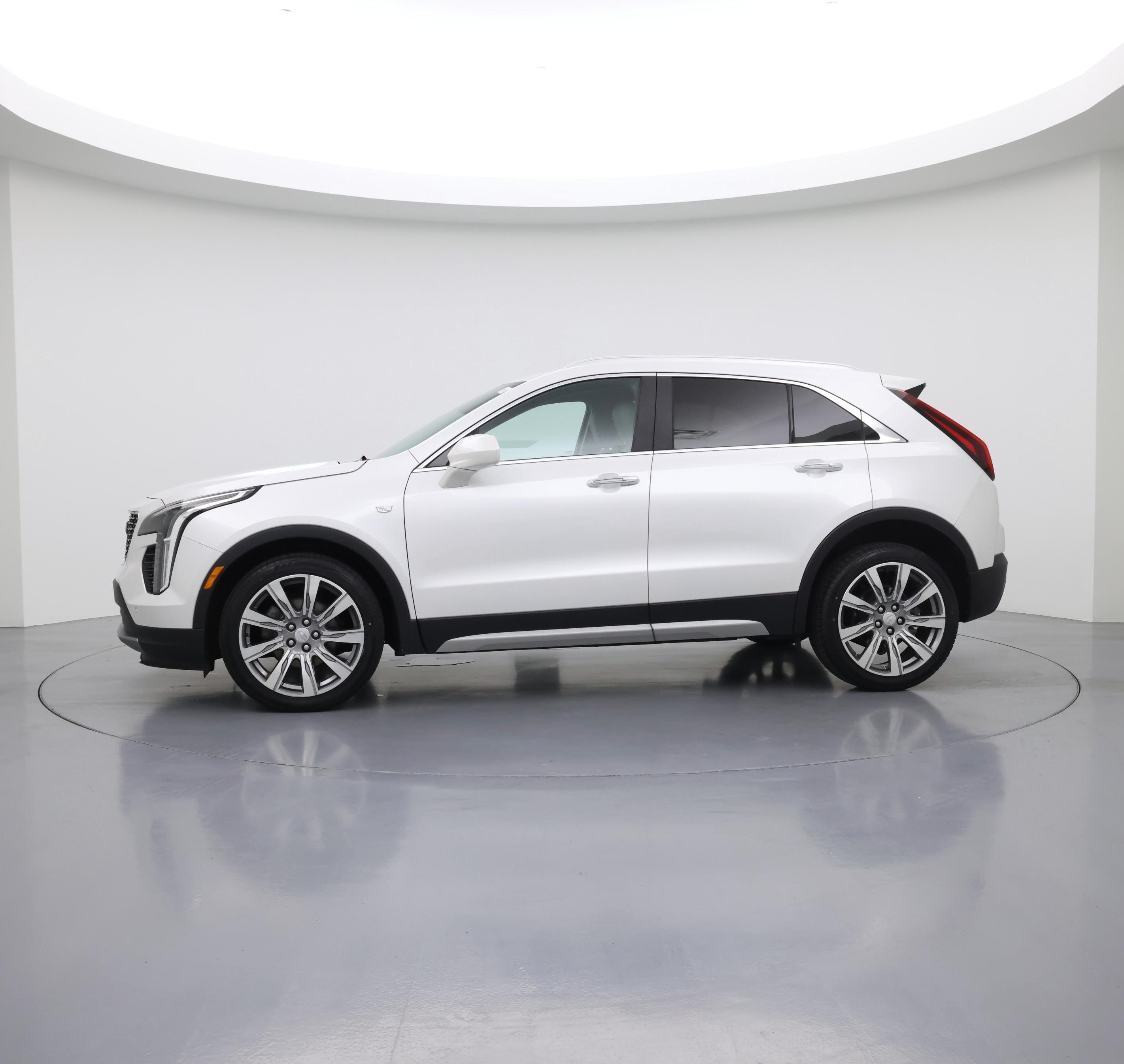 Thumbnail: 2020 Cadillac XT4 - 3