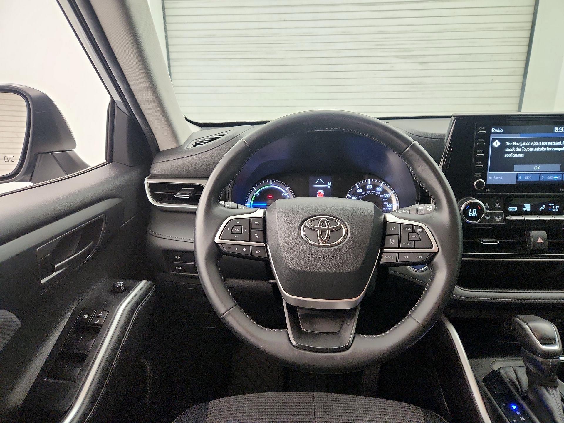 Thumbnail: 2022 Toyota Highlander - 10