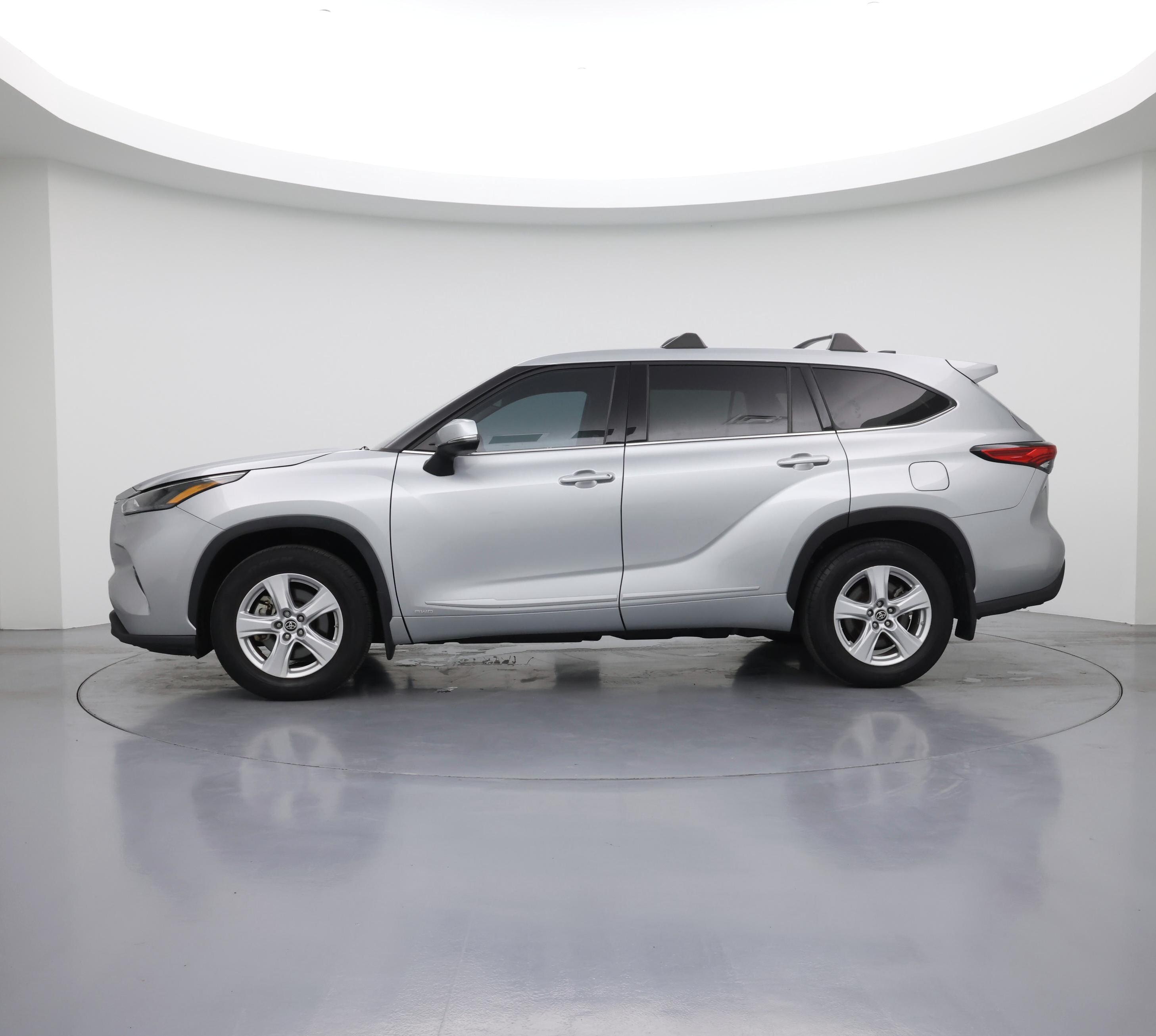 Thumbnail: 2022 Toyota Highlander - 3