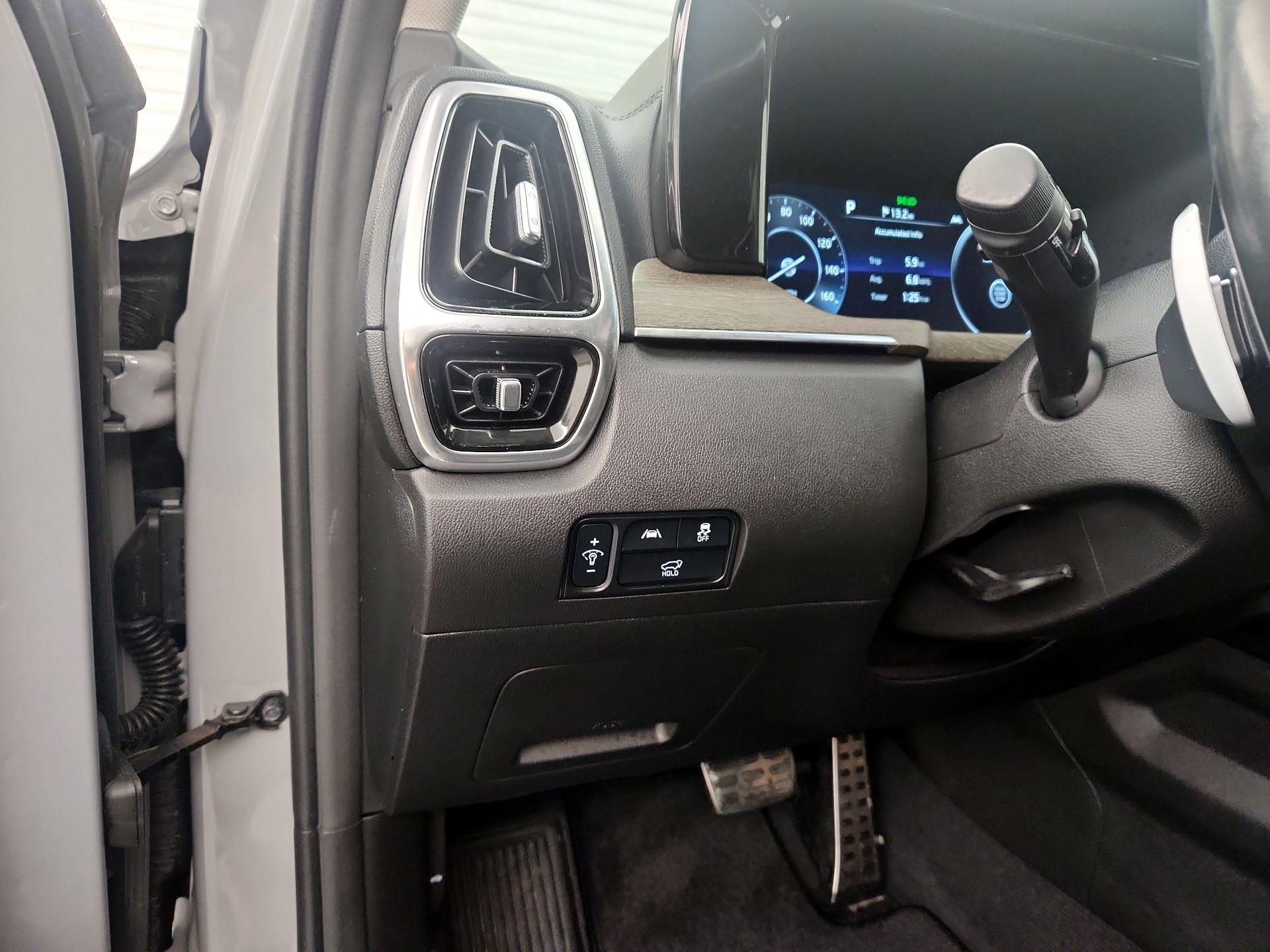 Thumbnail: 2023 Kia Sorento - 13