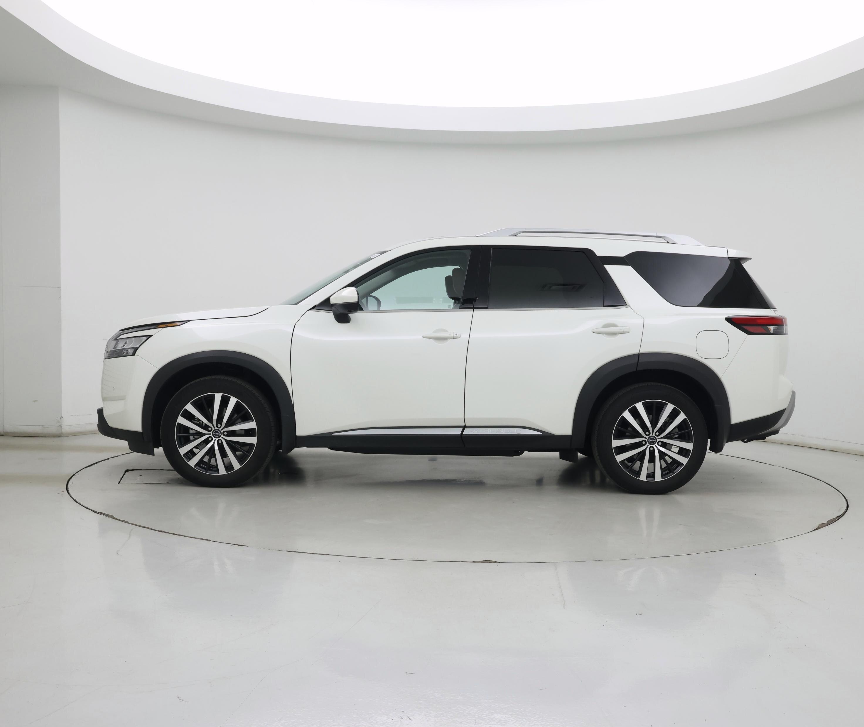 Thumbnail: 2024 Nissan Pathfinder - 3
